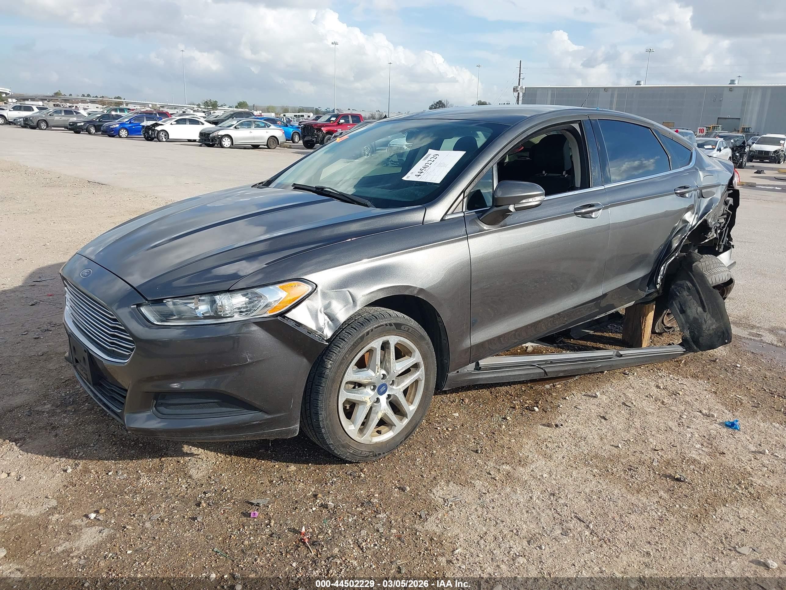 FORD FUSION image 2