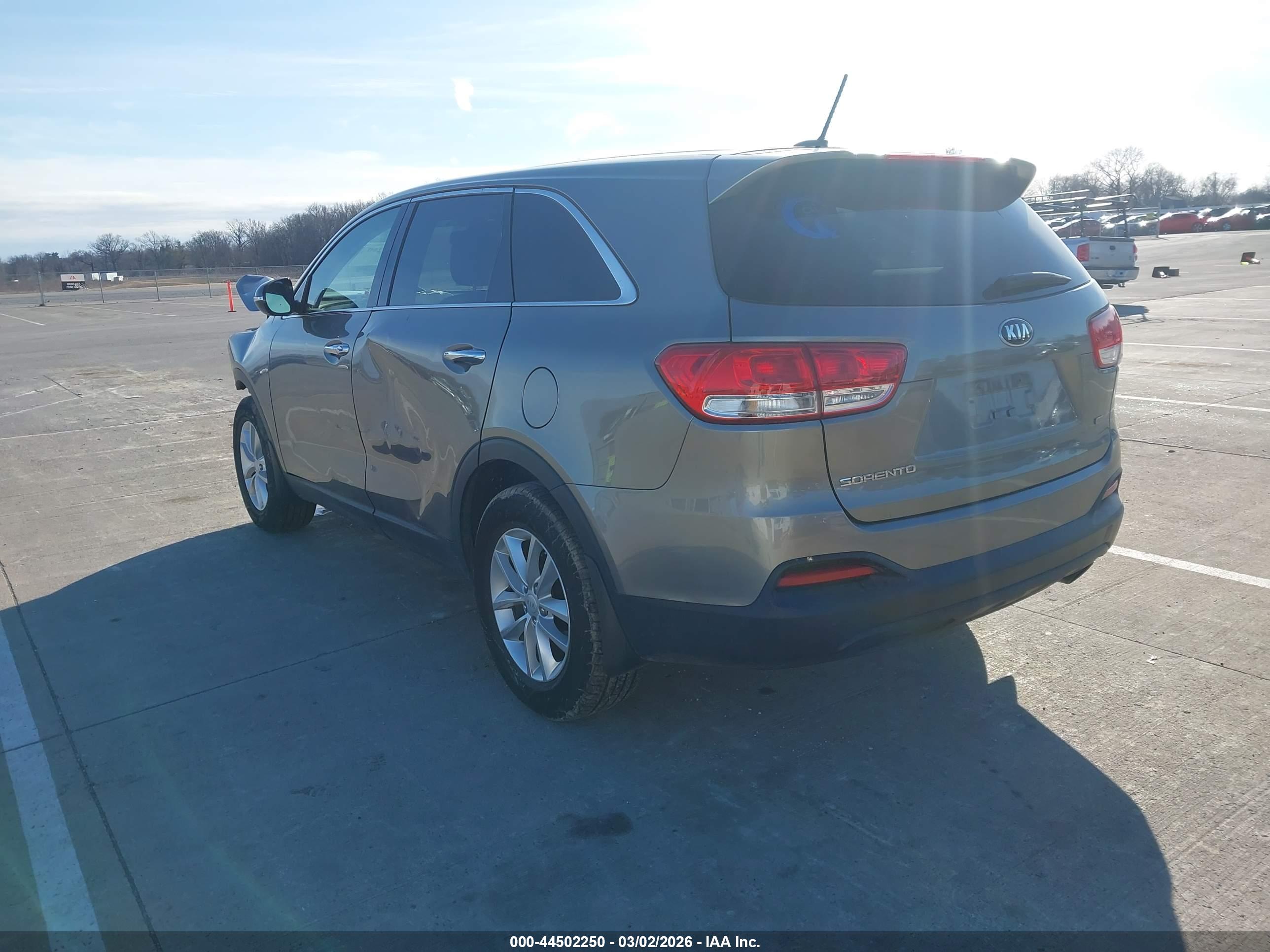 KIA SORENTO image 3
