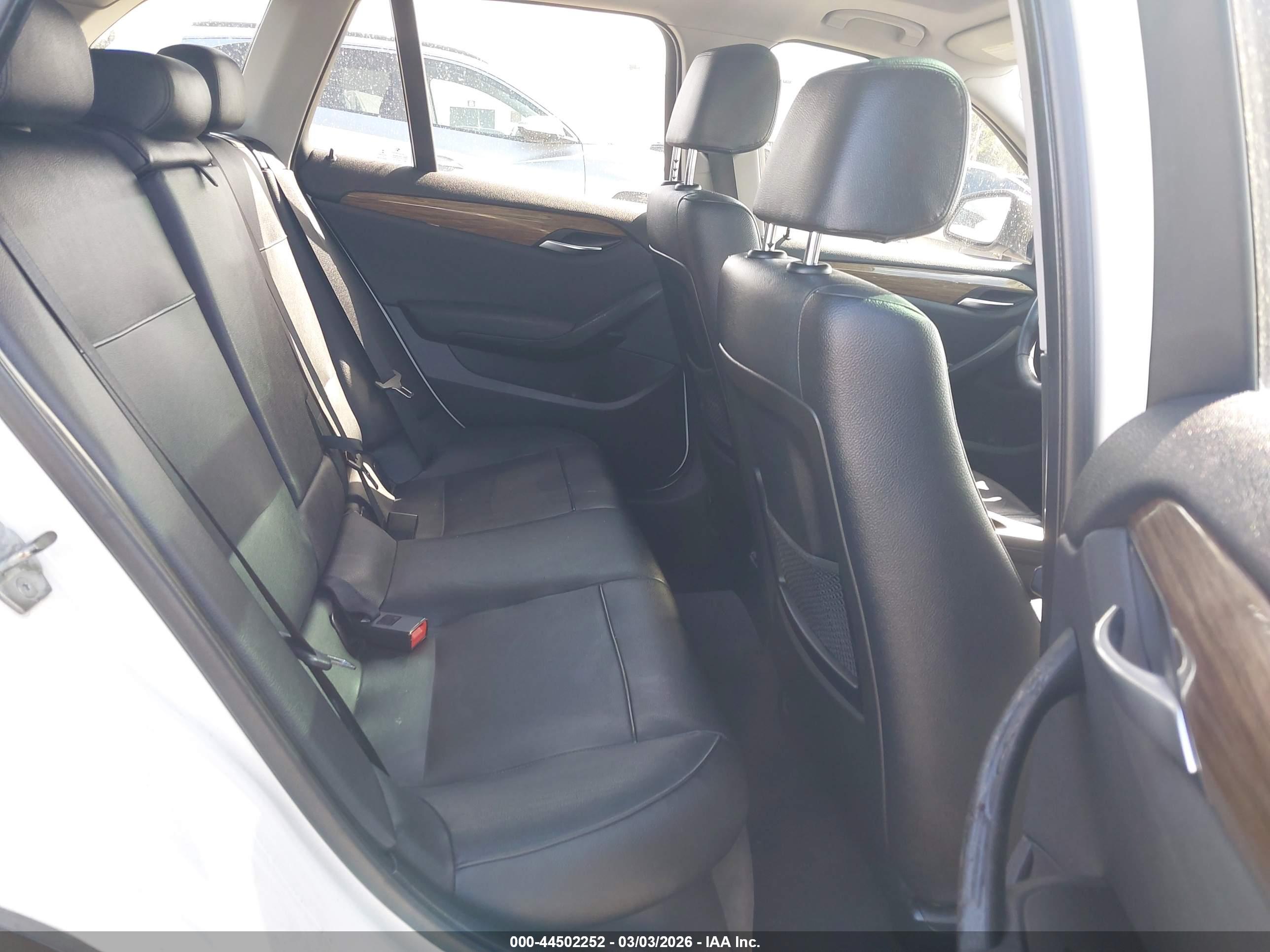 BMW X1 image 8