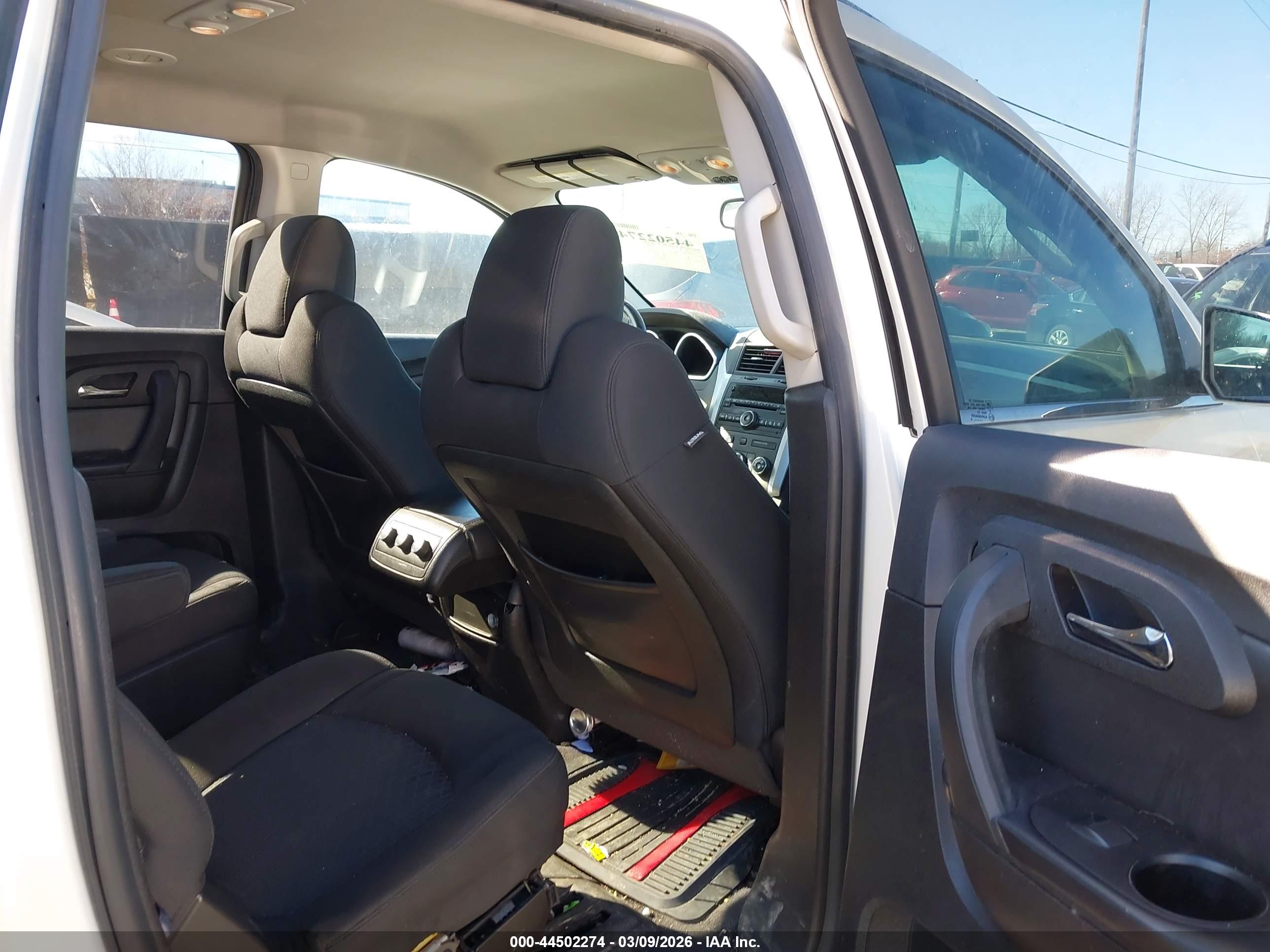 CHEVROLET TRAVERSE image 8