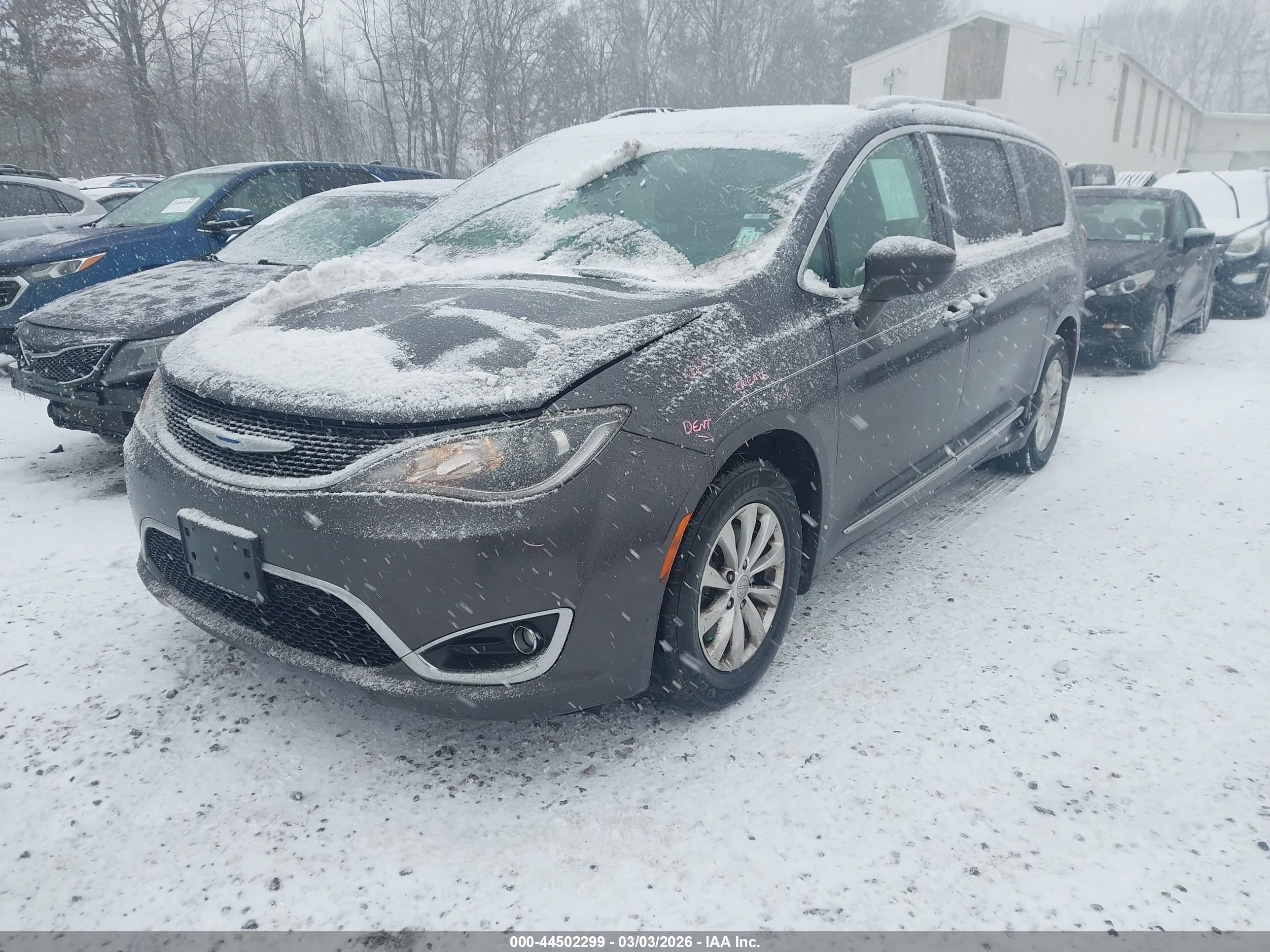 CHRYSLER PACIFICA image 2