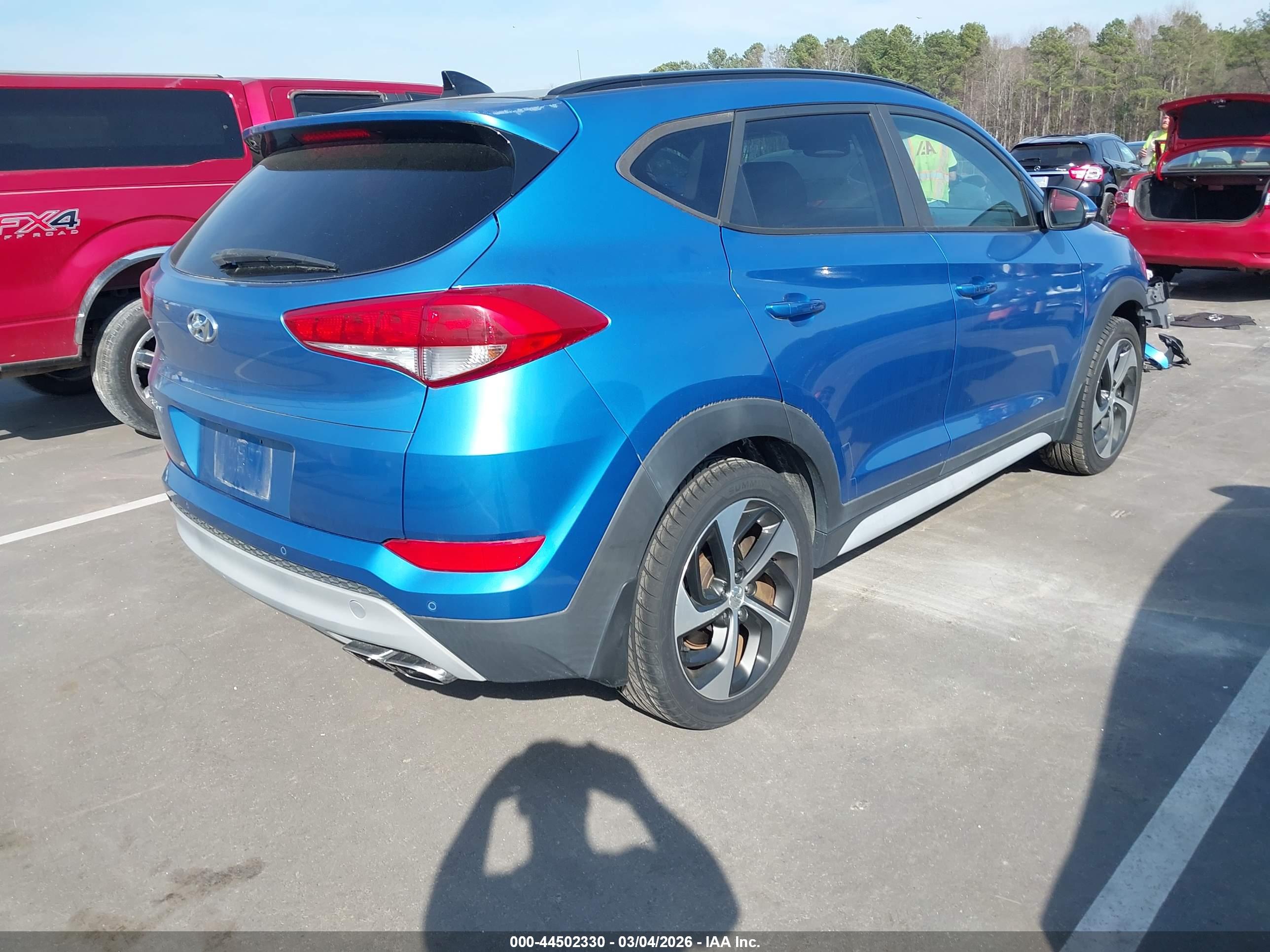HYUNDAI TUCSON image 4