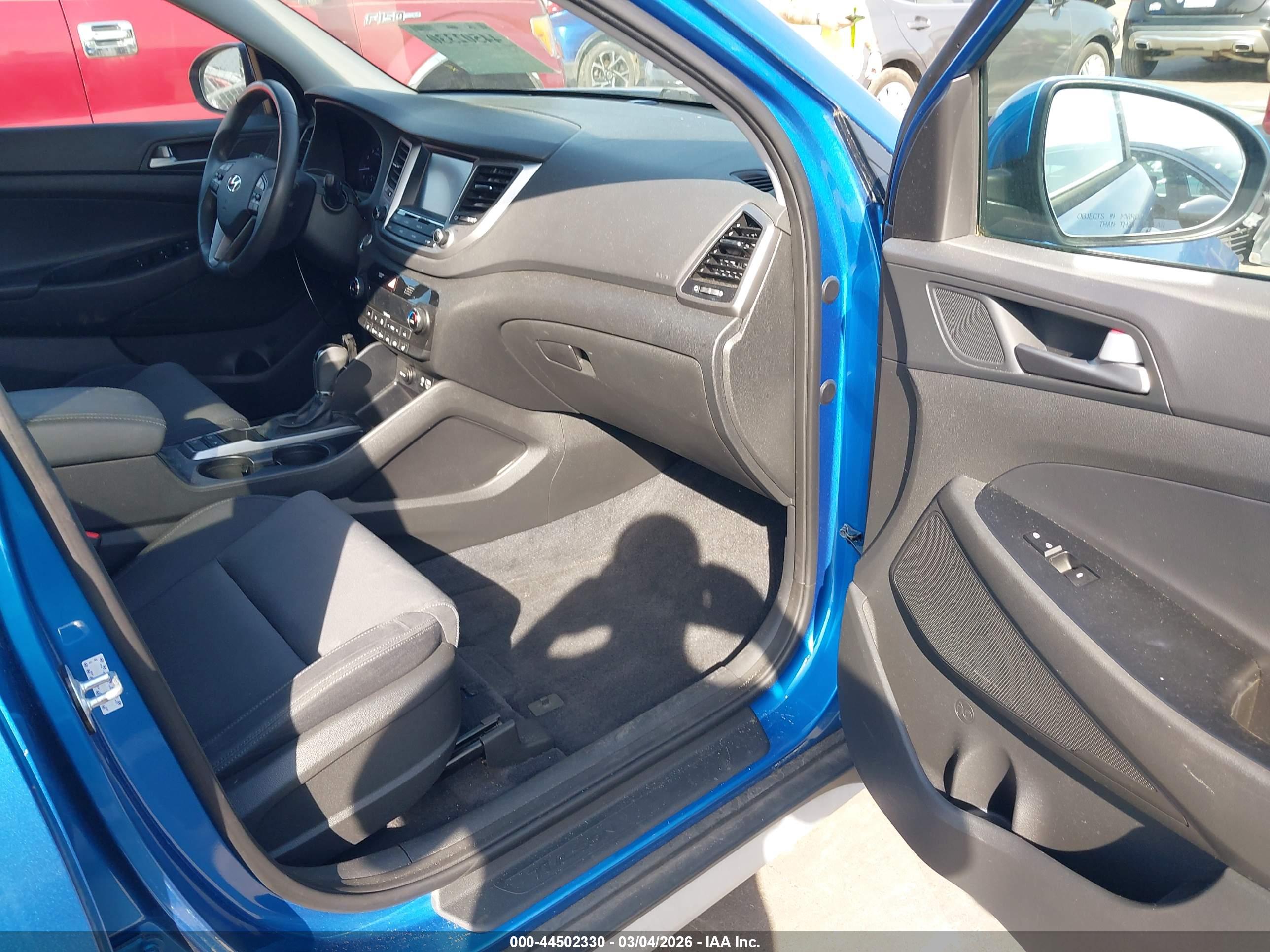 HYUNDAI TUCSON image 5