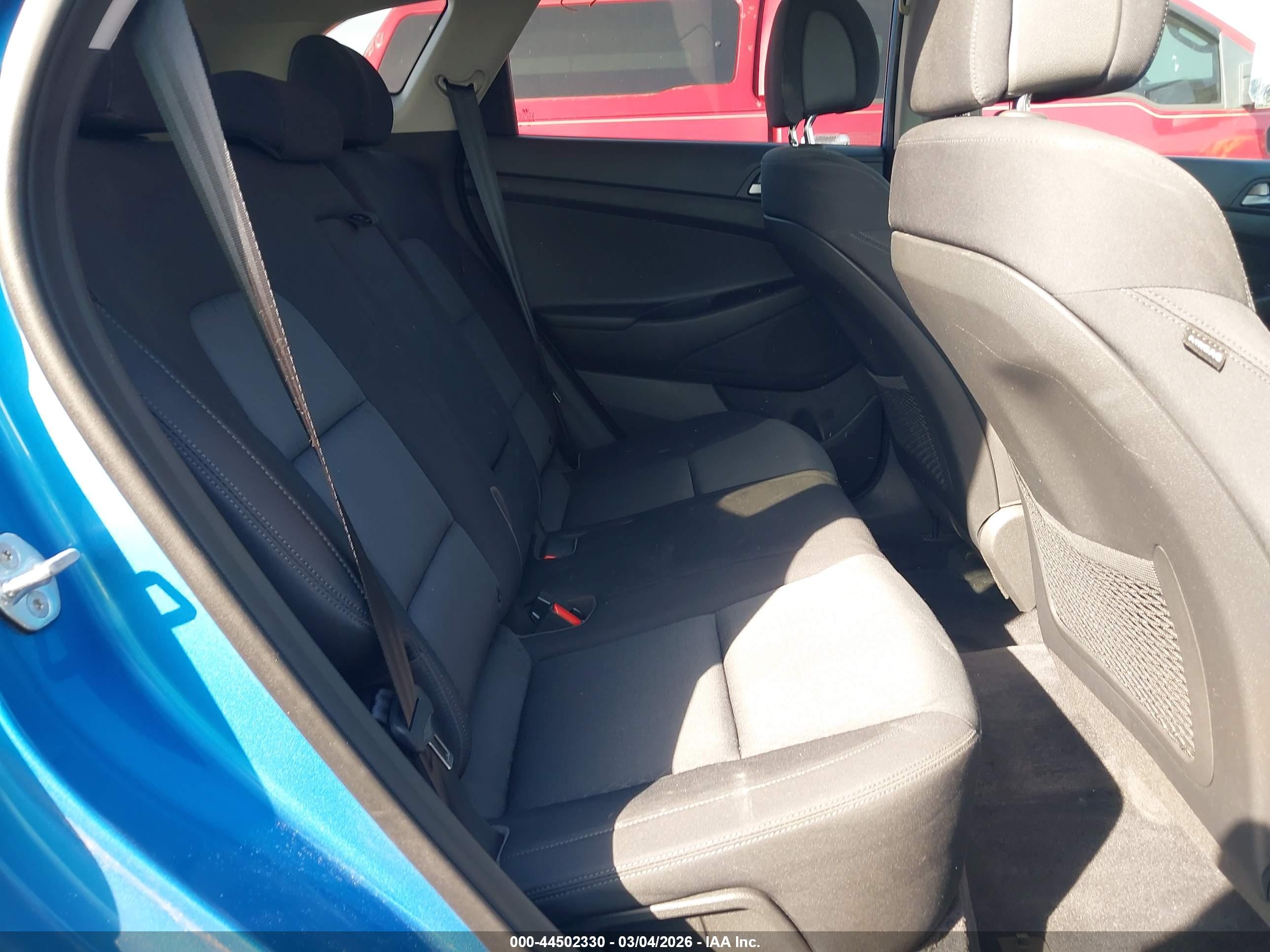 HYUNDAI TUCSON image 8