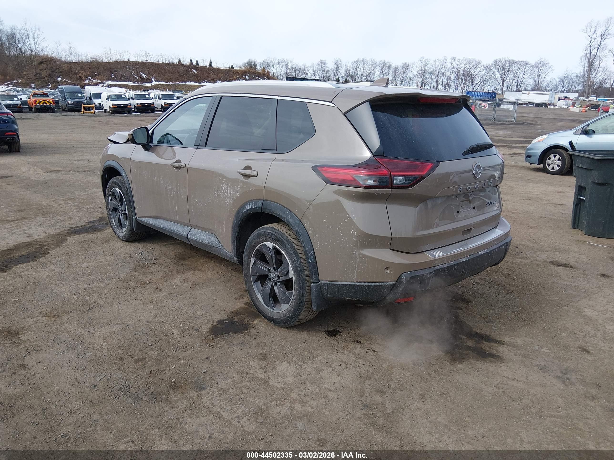 NISSAN ROGUE image 3