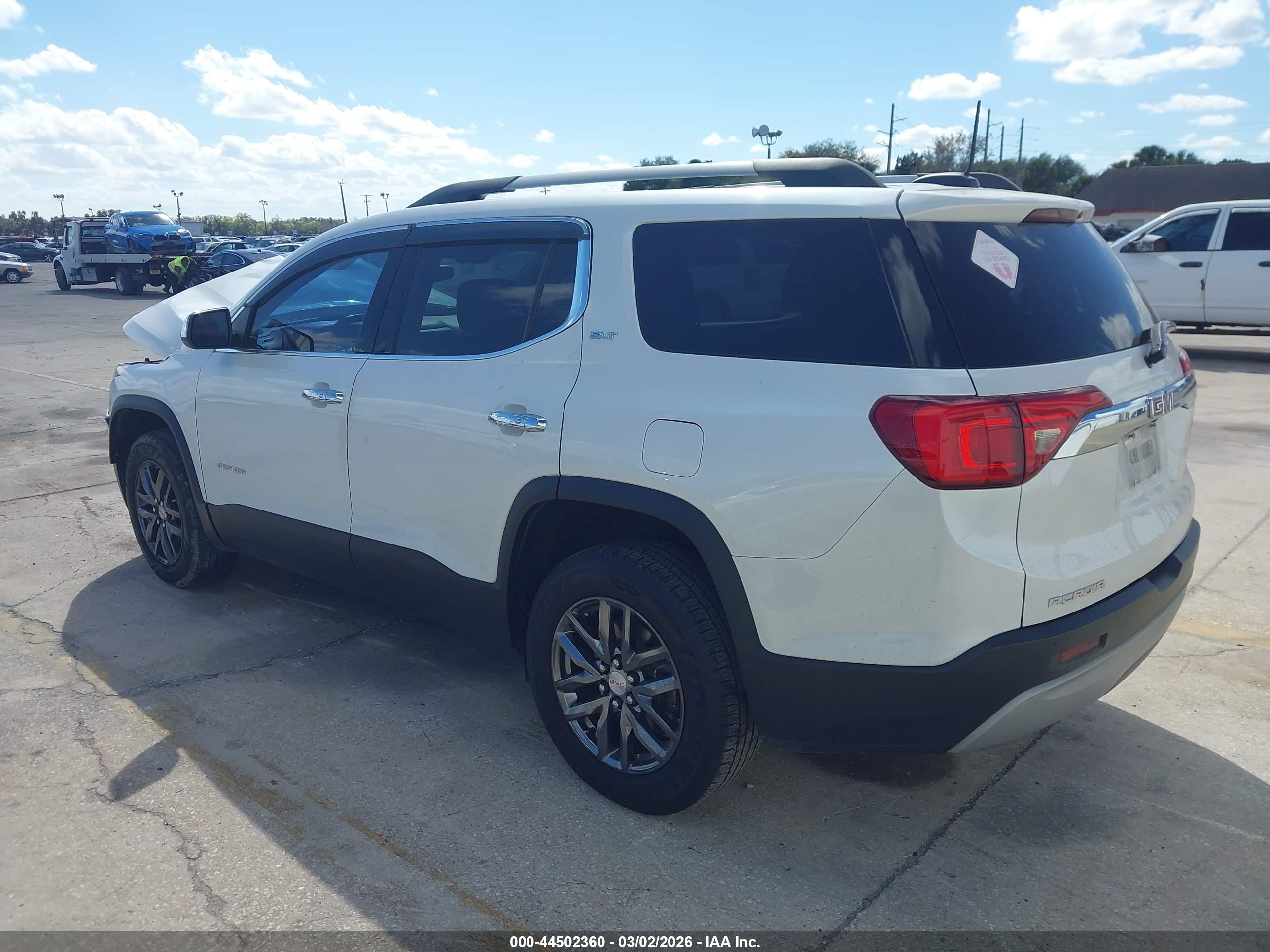 GMC ACADIA image 3