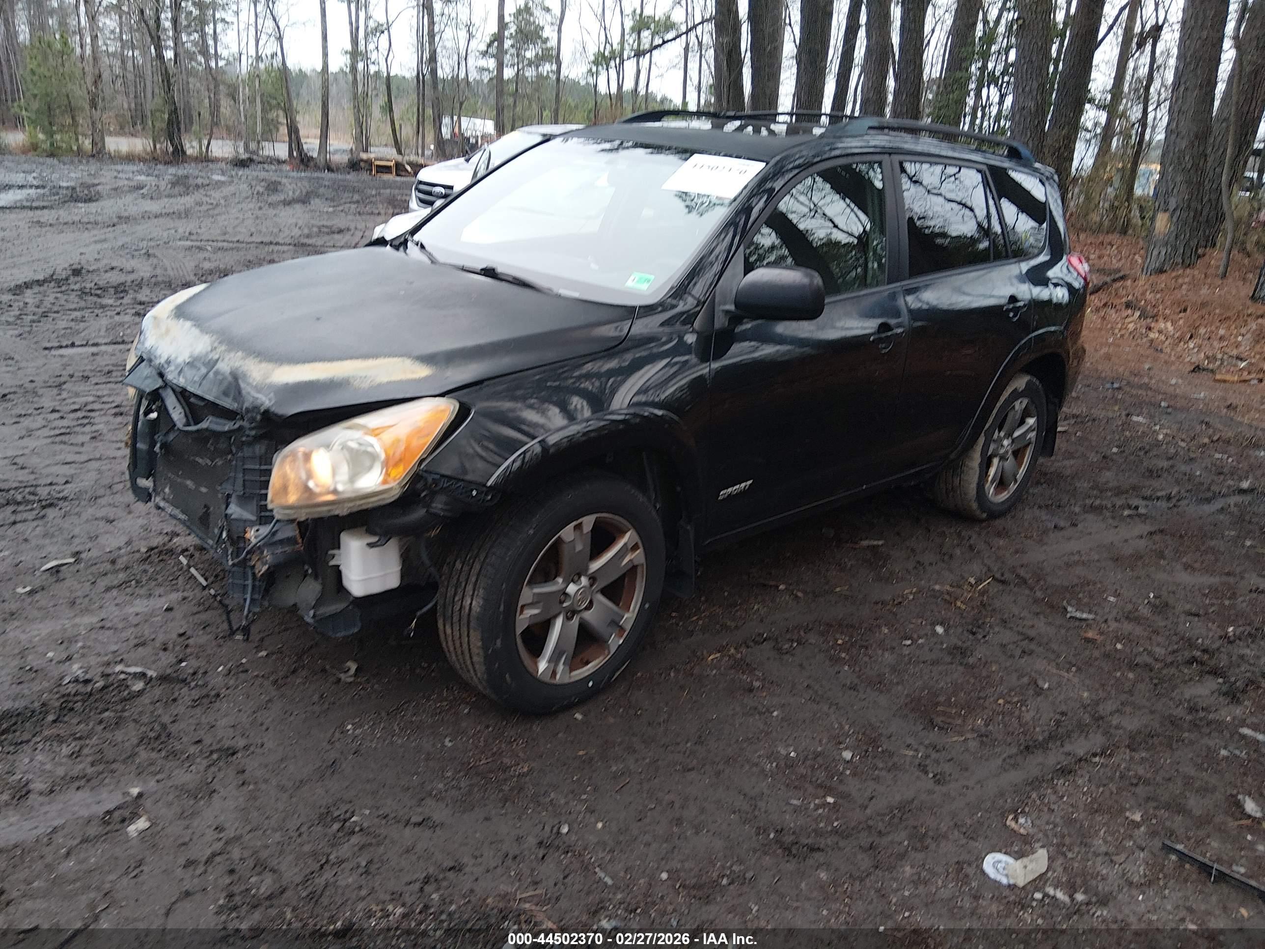 TOYOTA RAV4 image 2