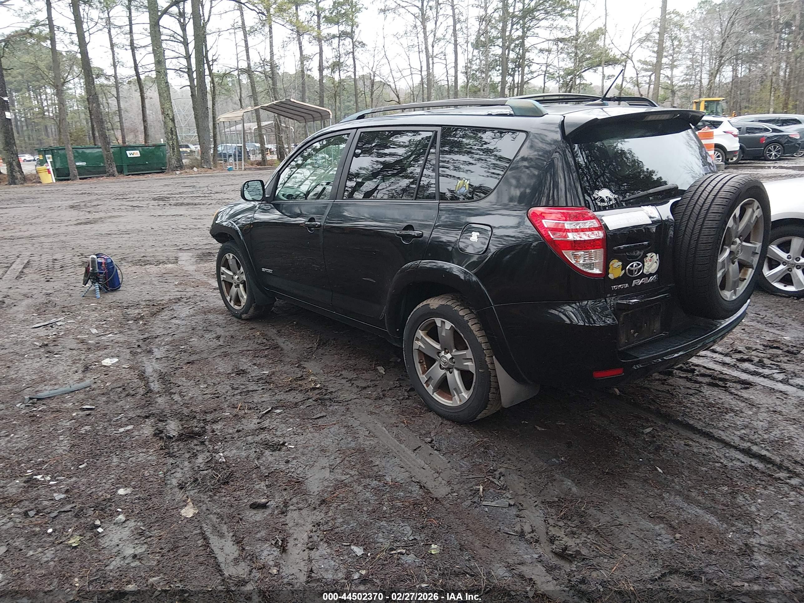 TOYOTA RAV4 image 3