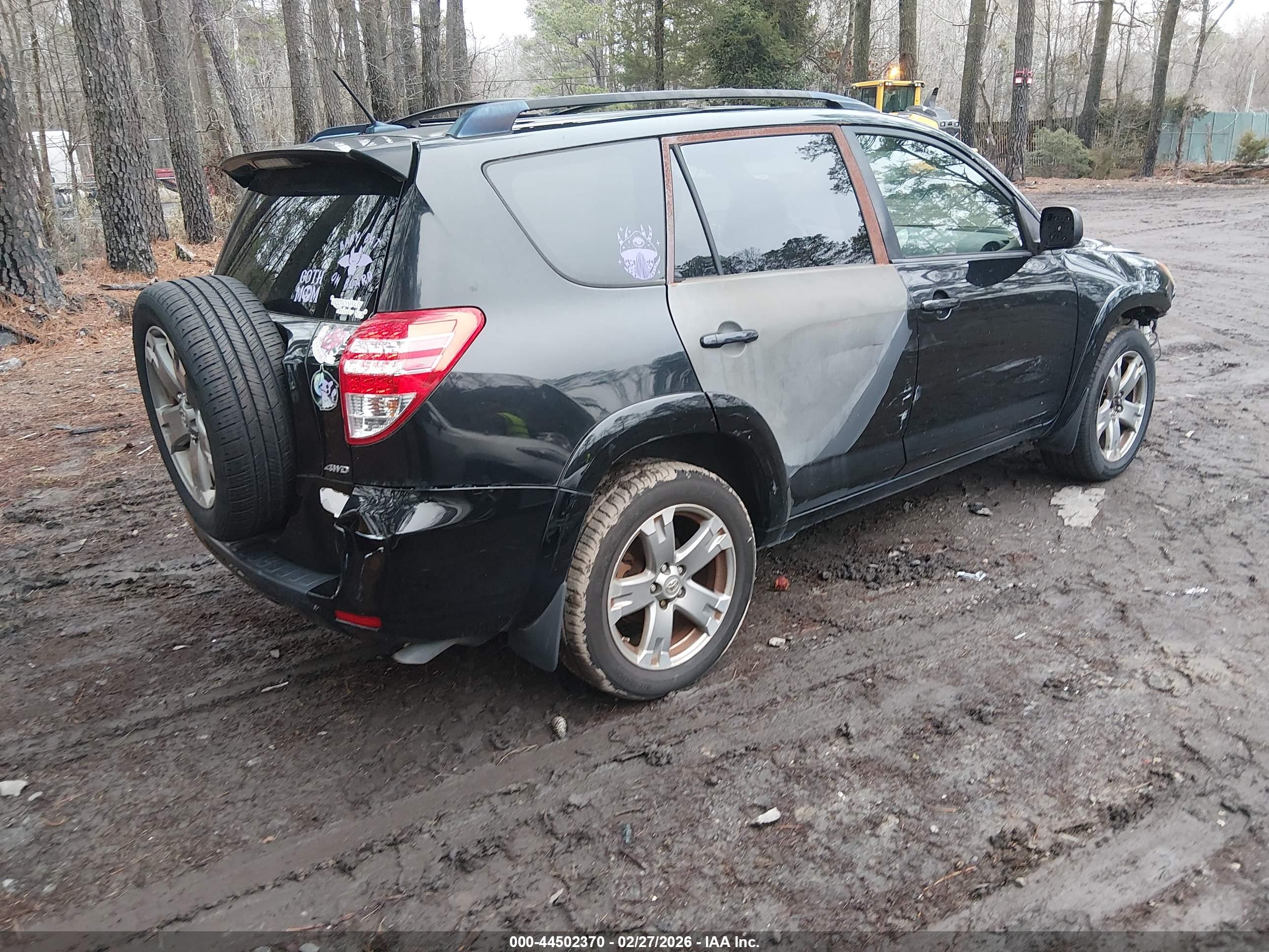 TOYOTA RAV4 image 4