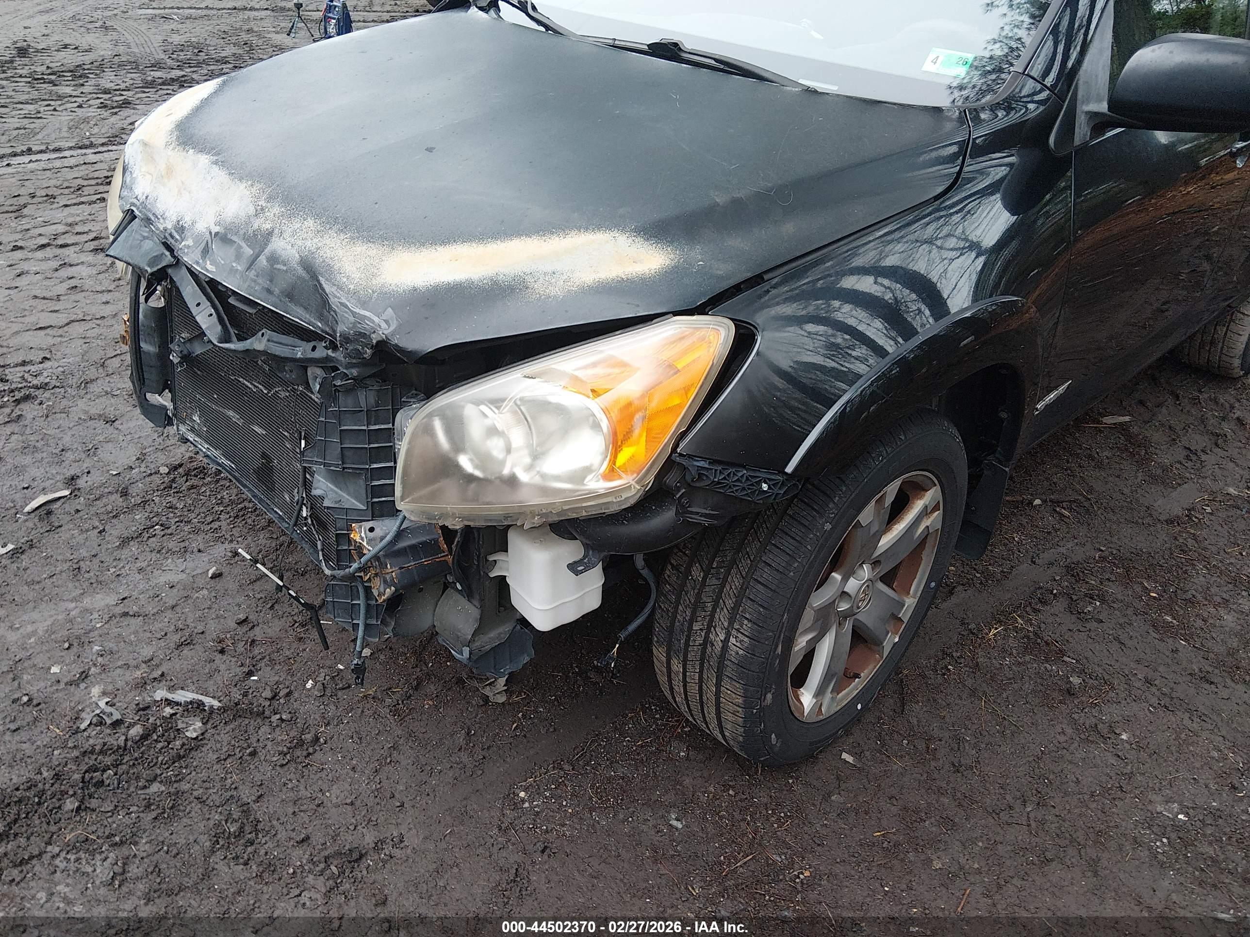 TOYOTA RAV4 image 6