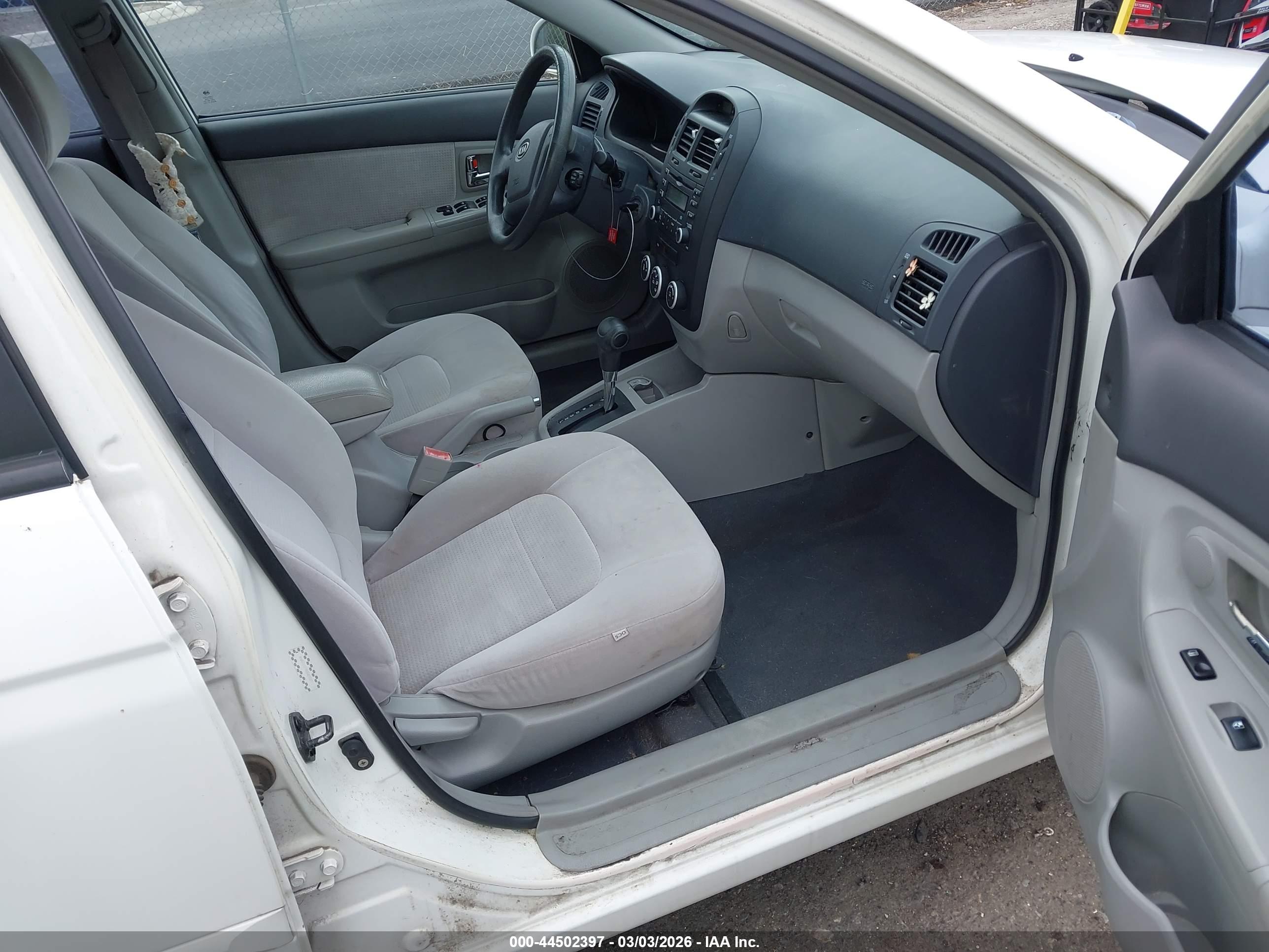 KIA SPECTRA image 5
