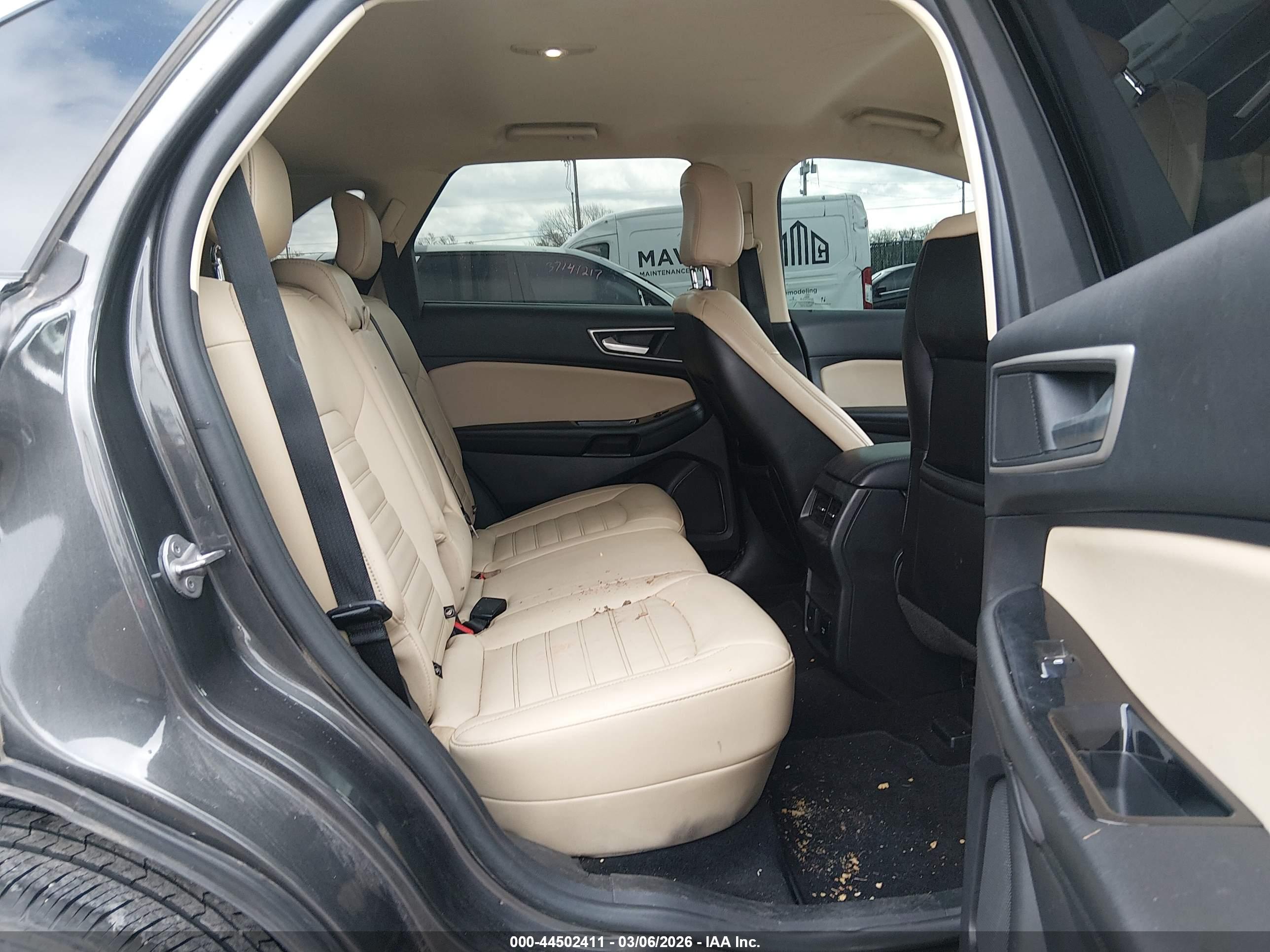 FORD EDGE image 8