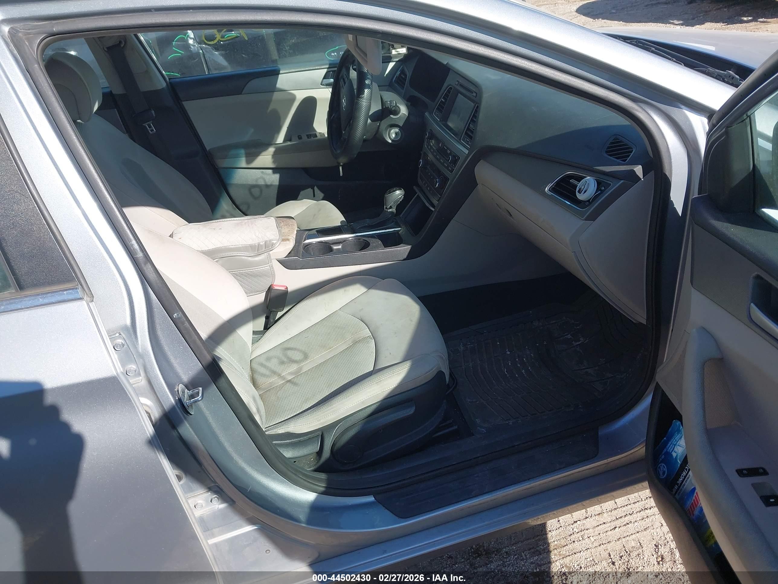 HYUNDAI SONATA image 5