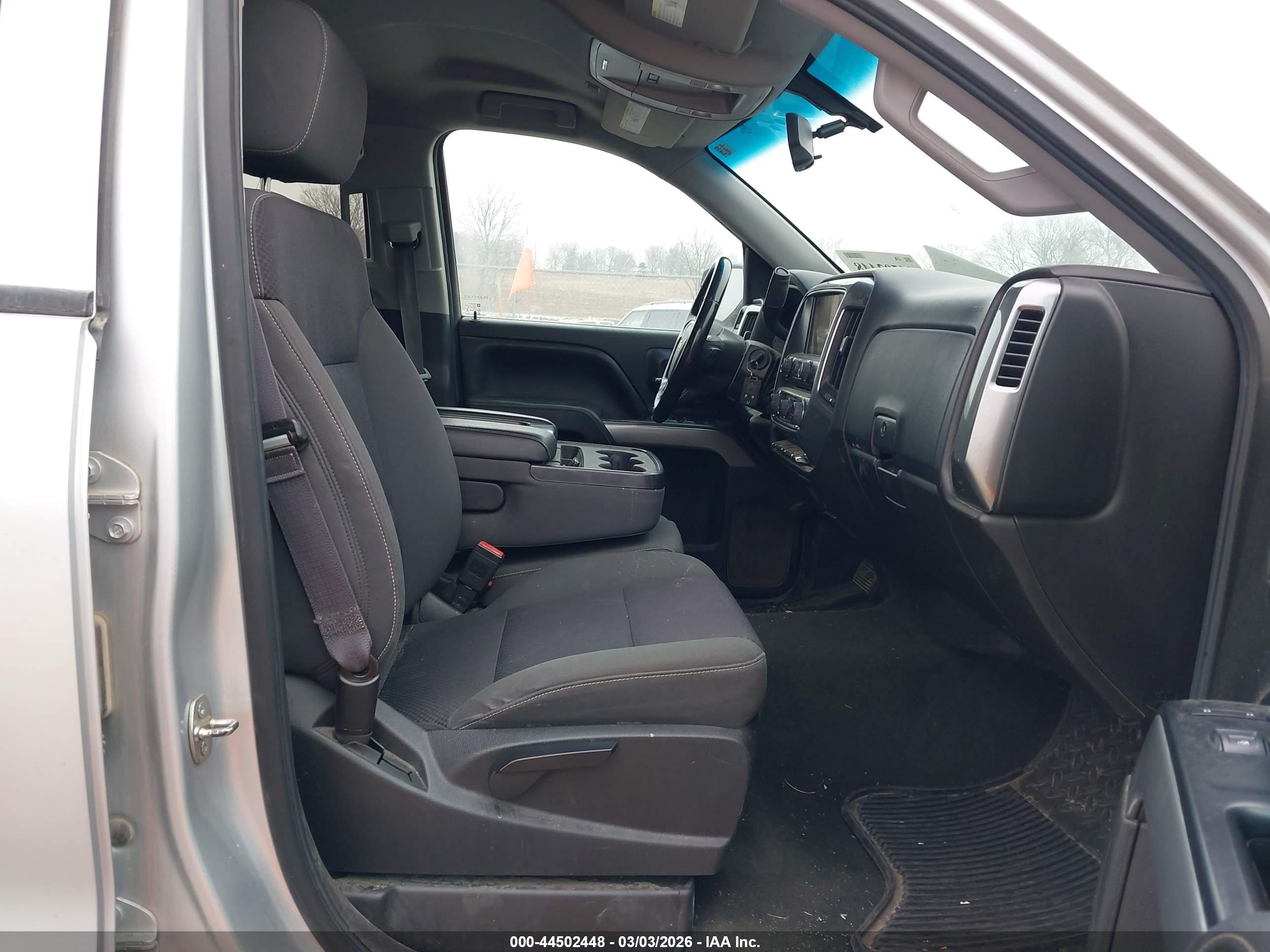 CHEVROLET SILVERADO image 5