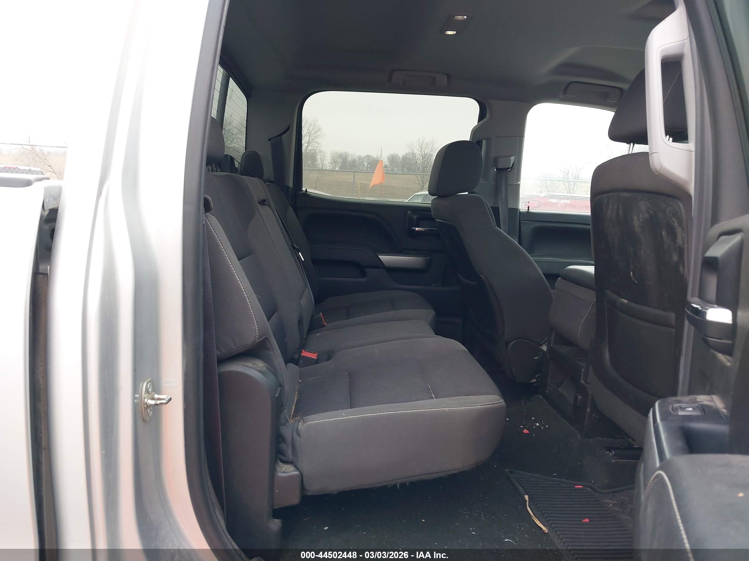 CHEVROLET SILVERADO image 8