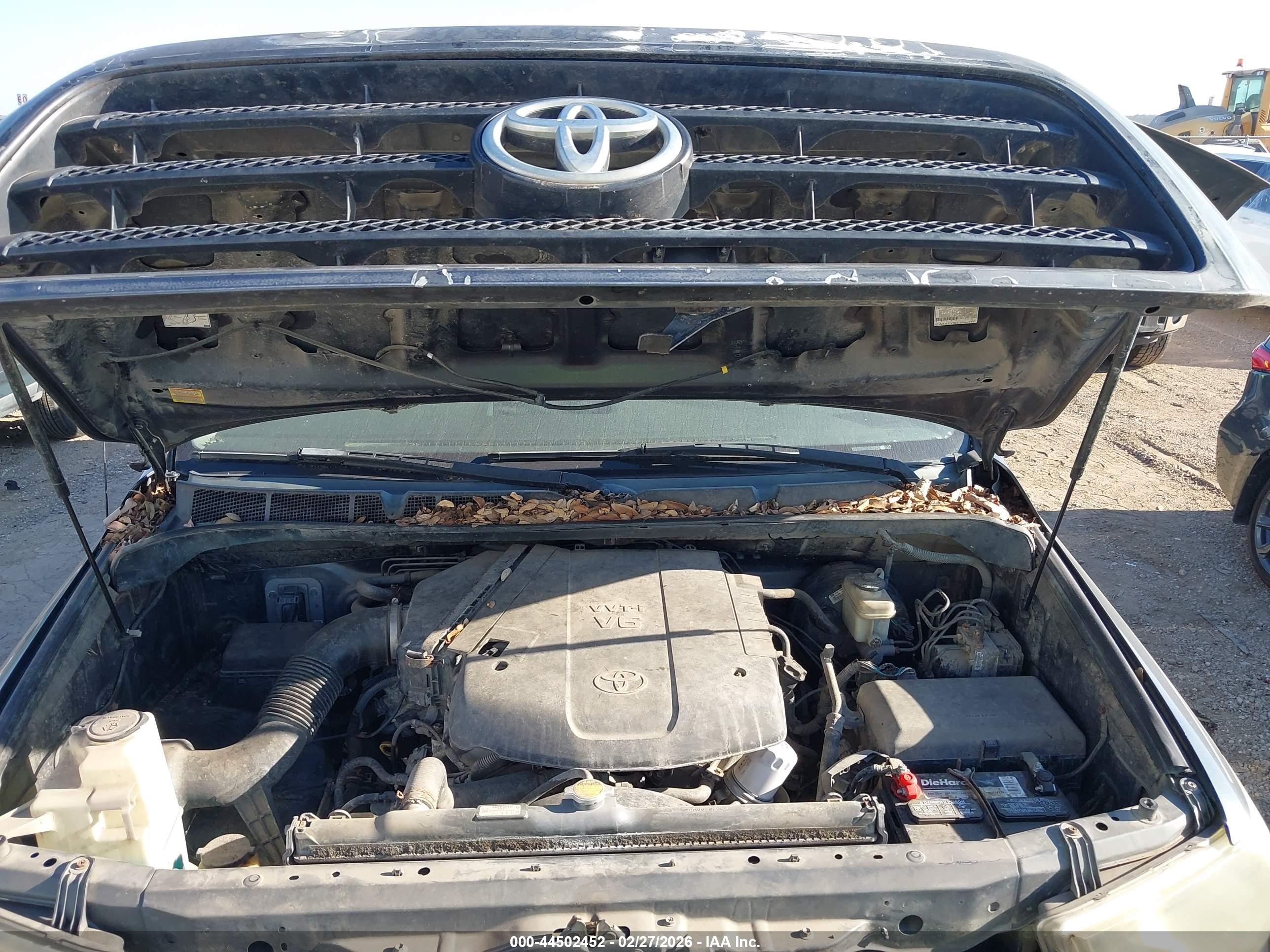 TOYOTA TUNDRA image 10