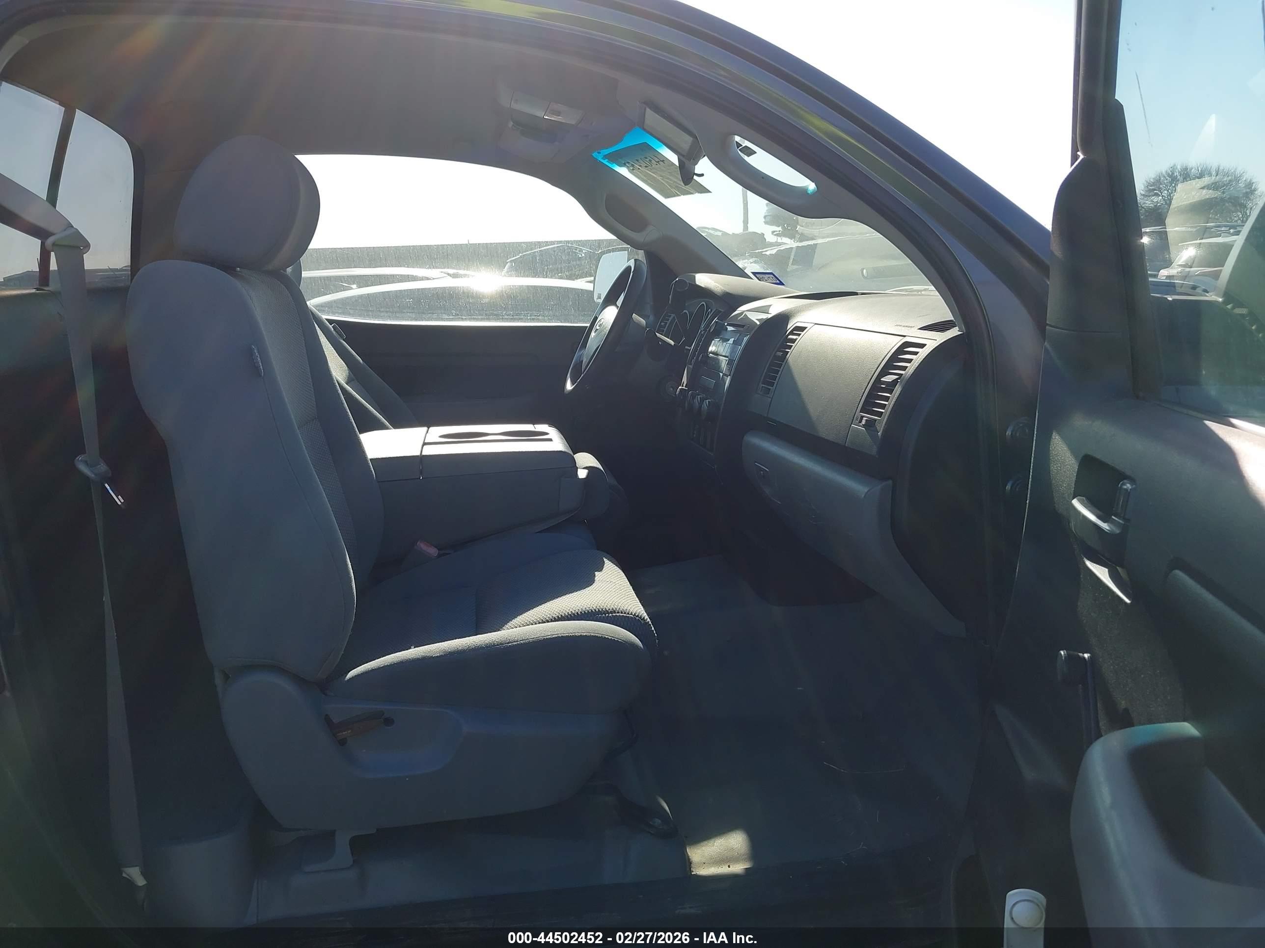 TOYOTA TUNDRA image 5