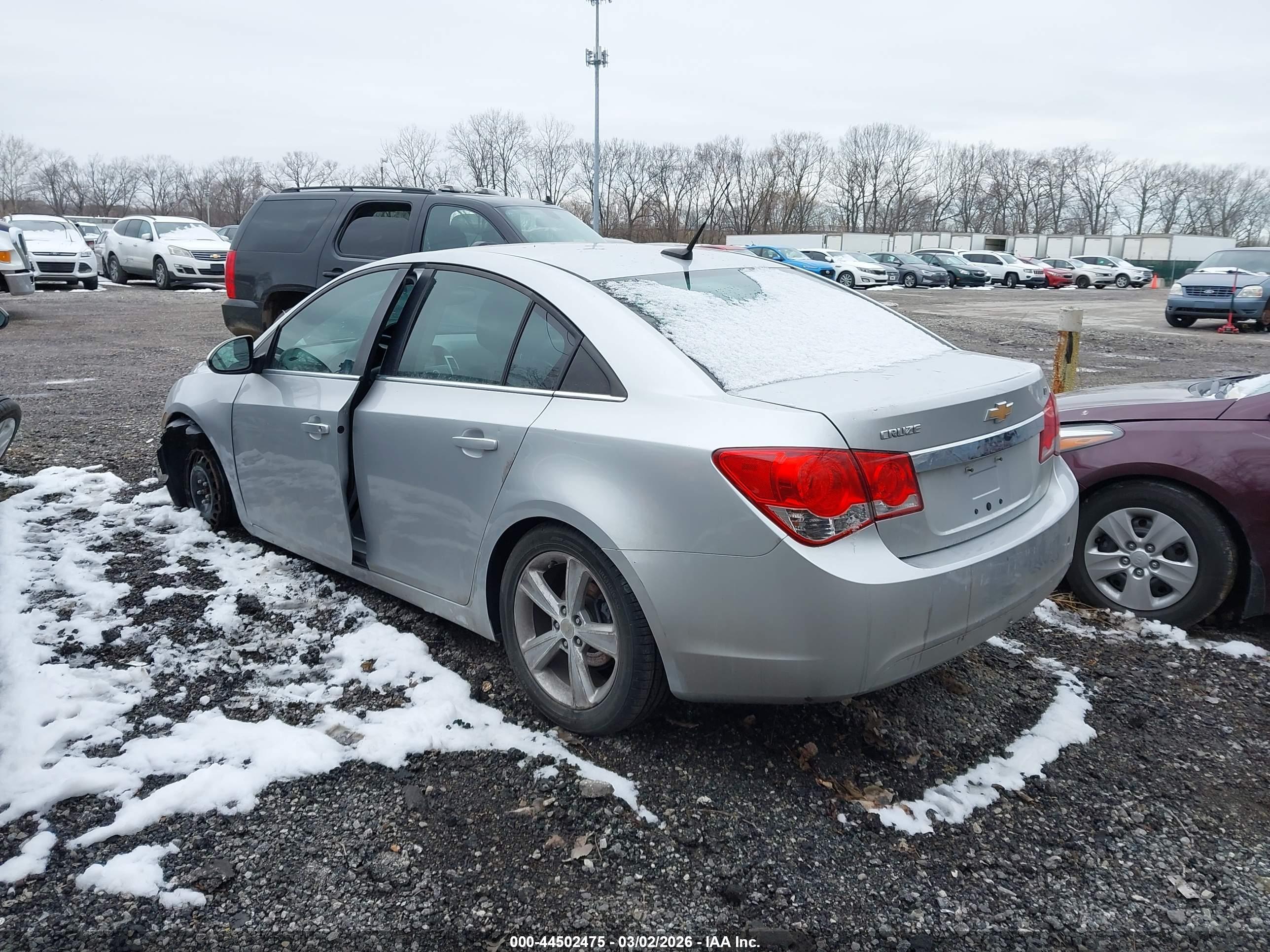 CHEVROLET CRUZE image 3