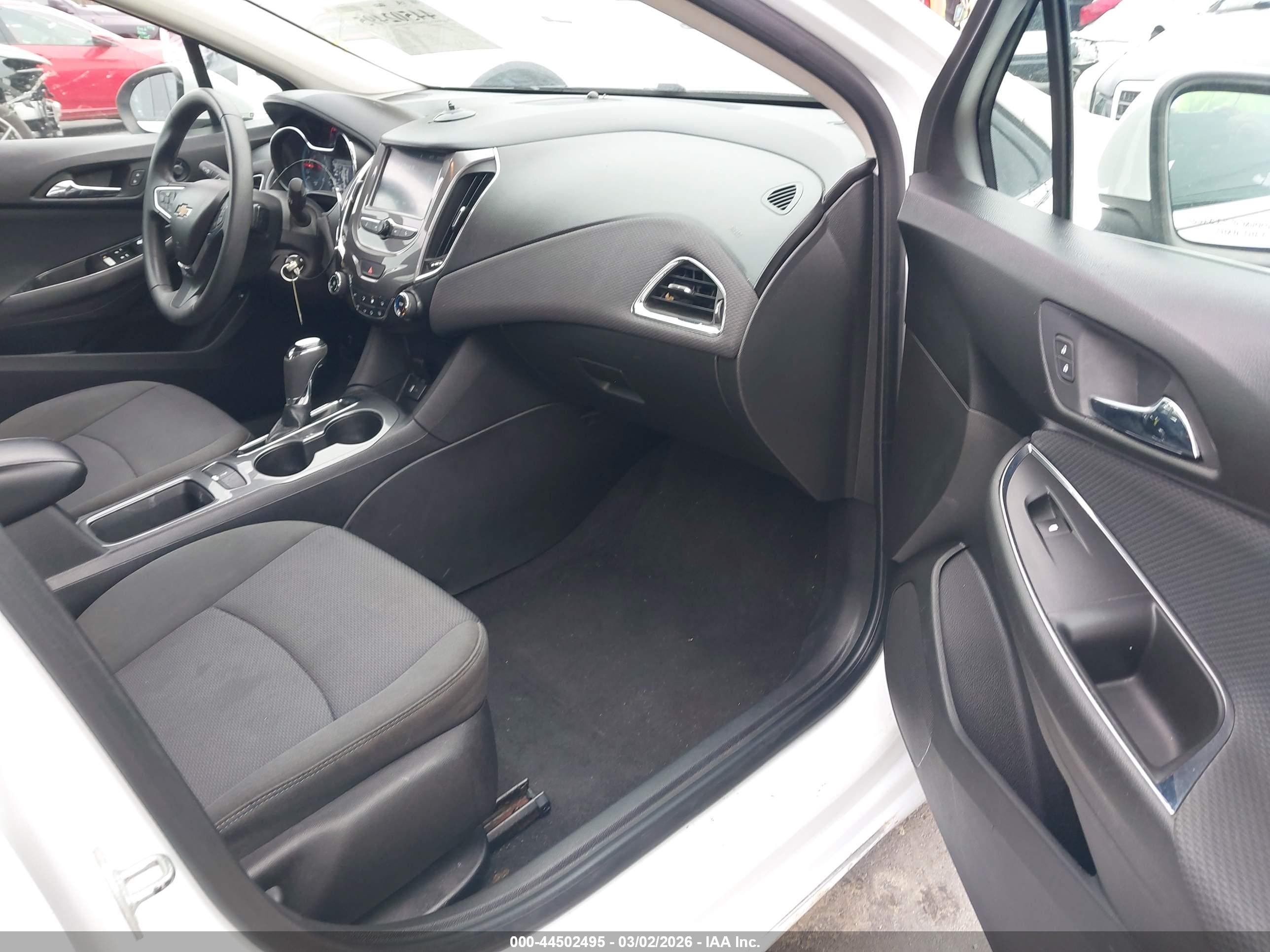 CHEVROLET CRUZE image 5