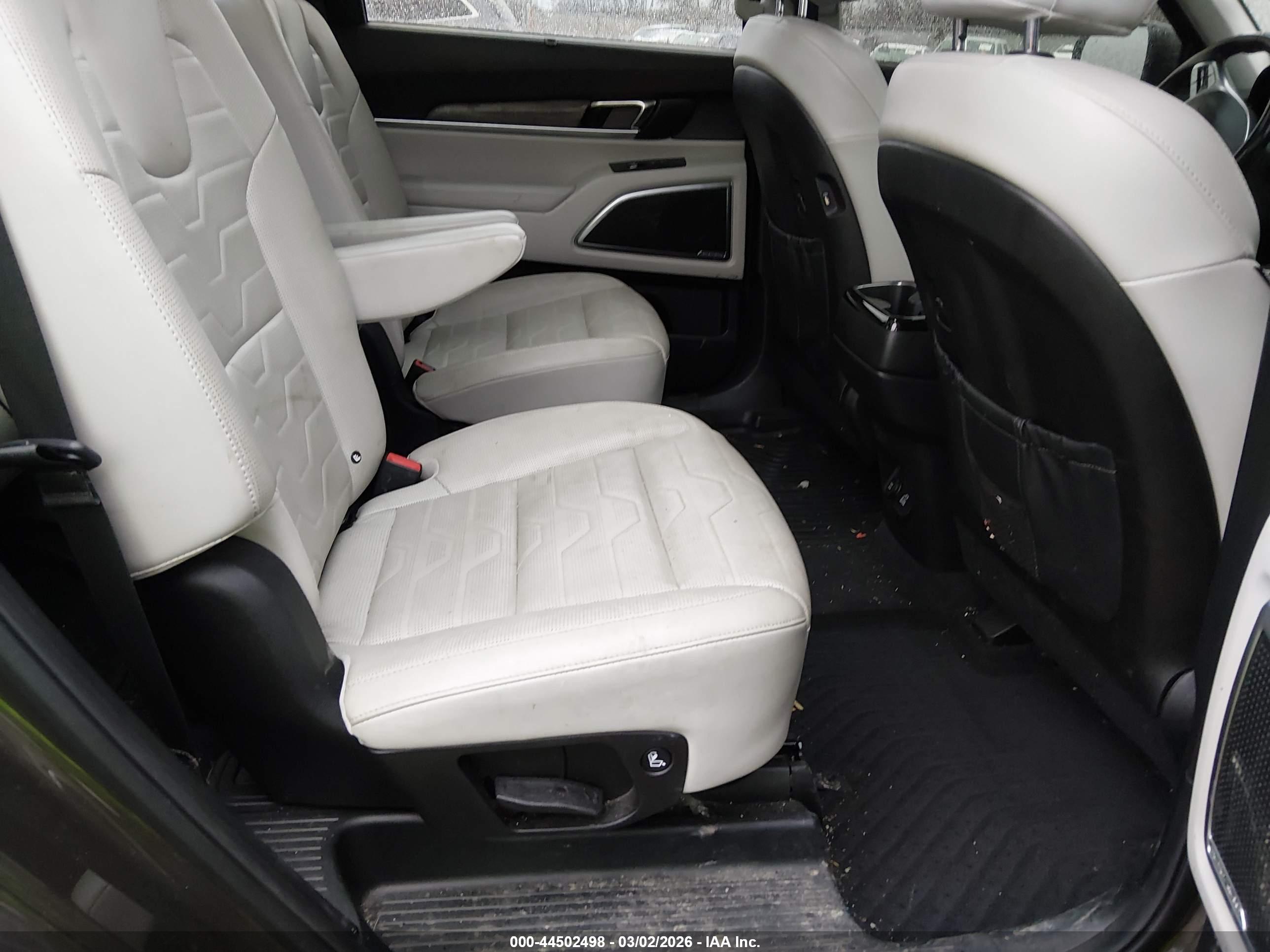 KIA TELLURIDE image 8