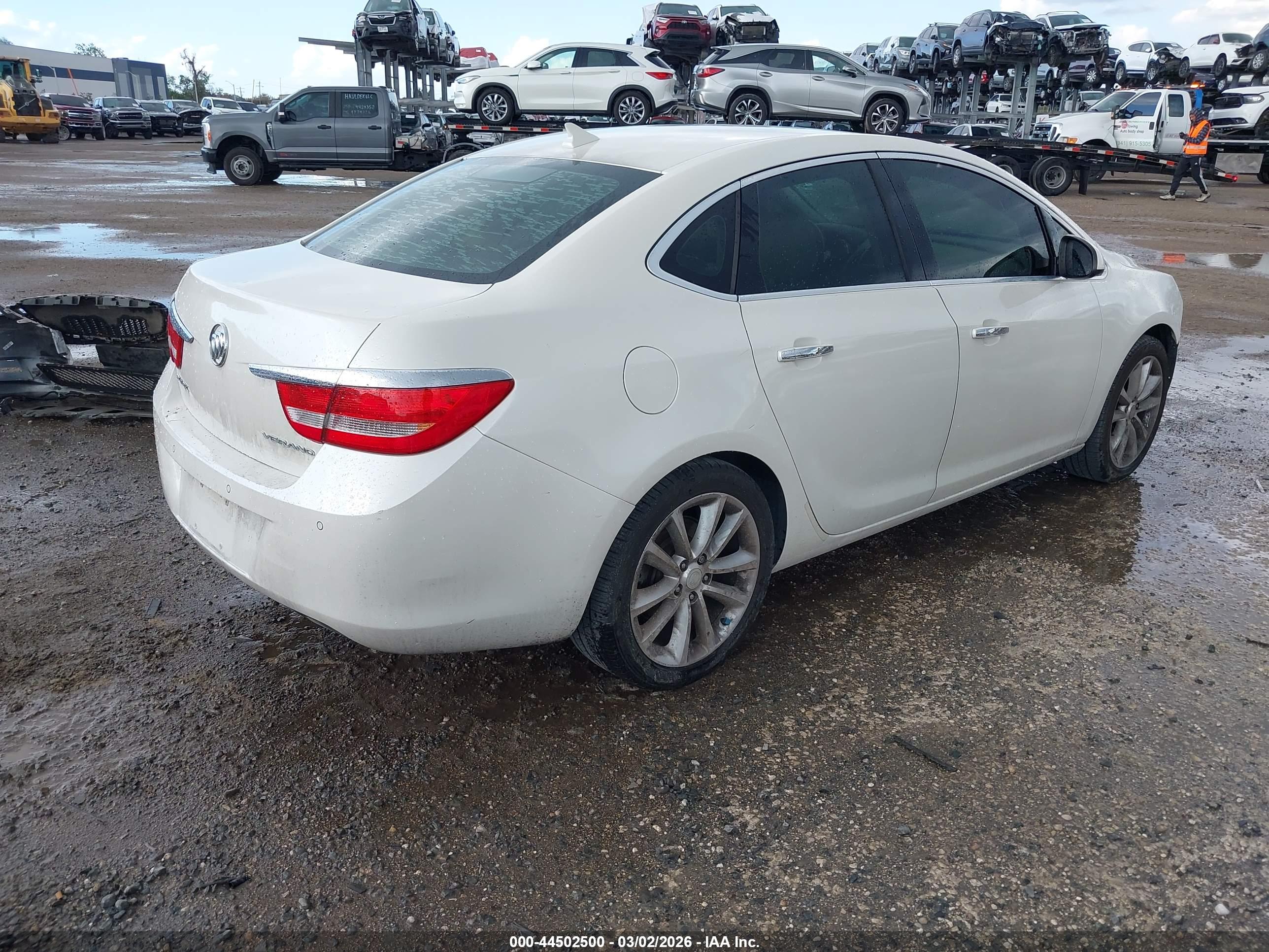 BUICK VERANO image 4