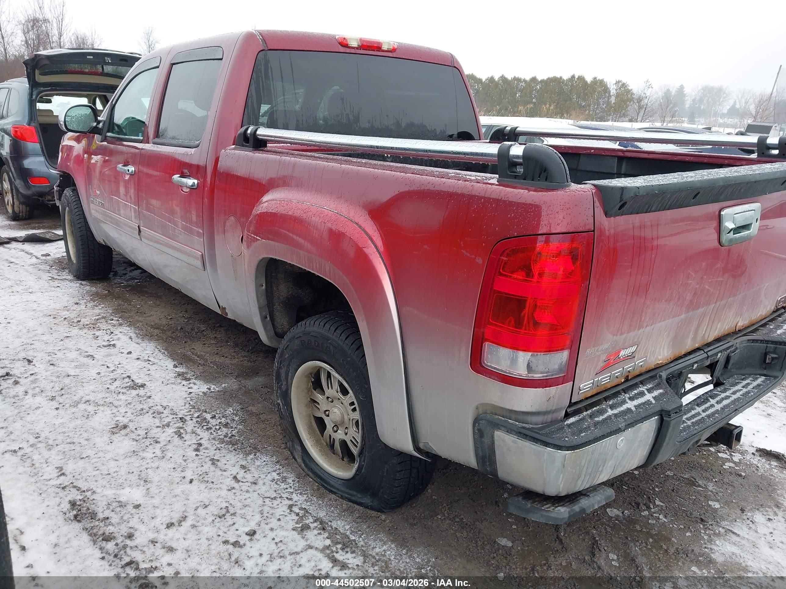 GMC SIERRA image 3