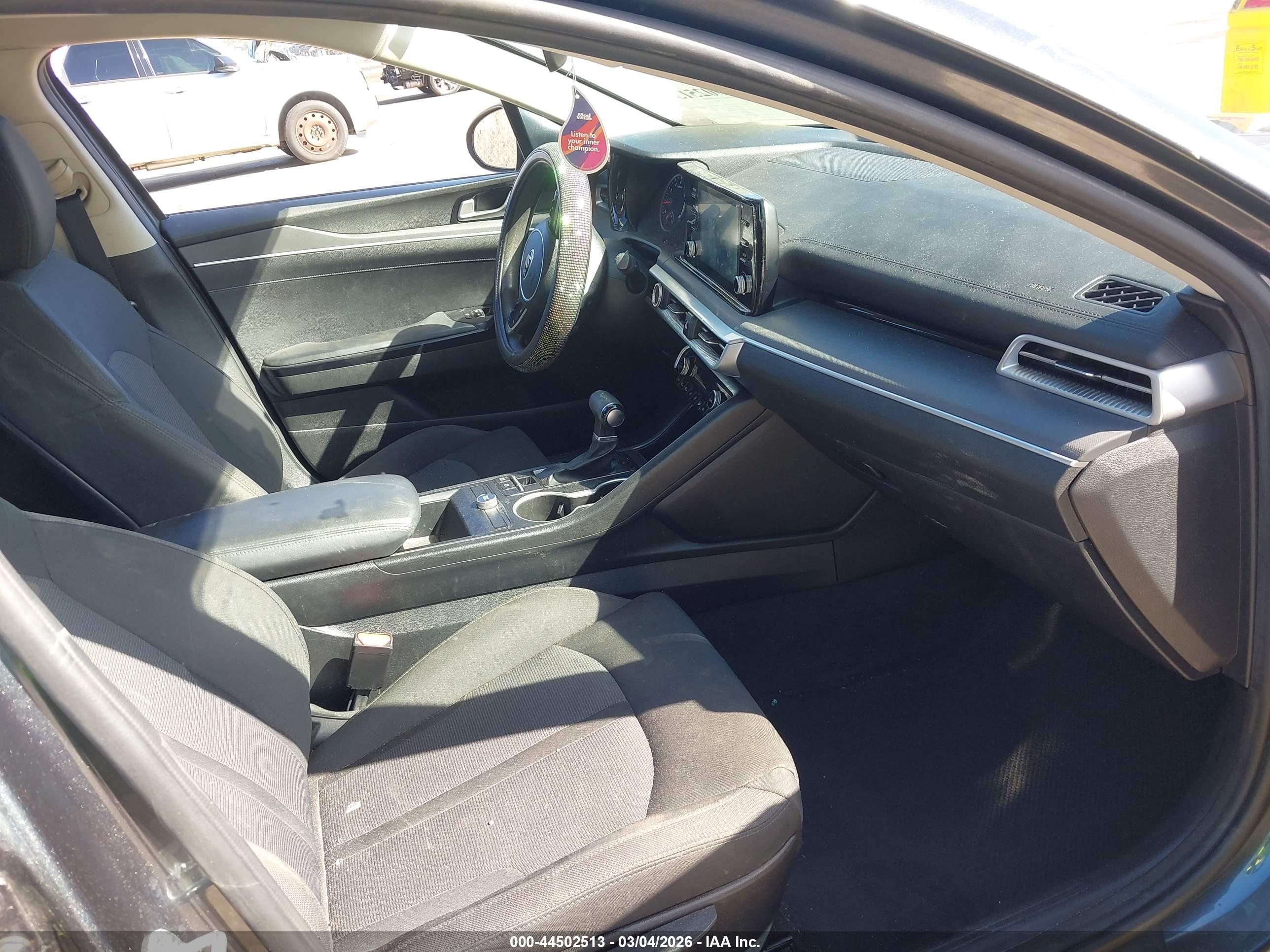 KIA K5 image 5