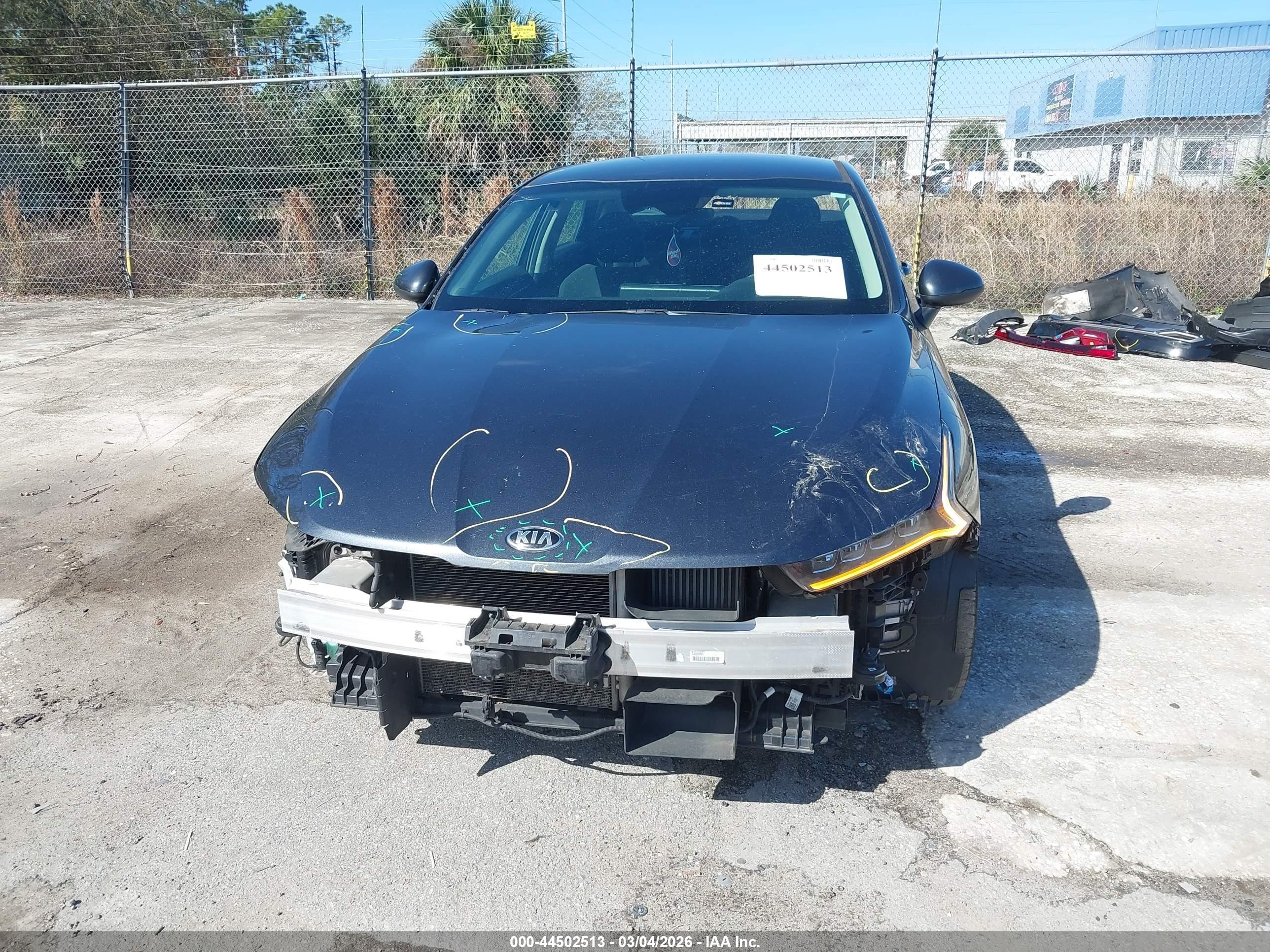 KIA K5 image 6