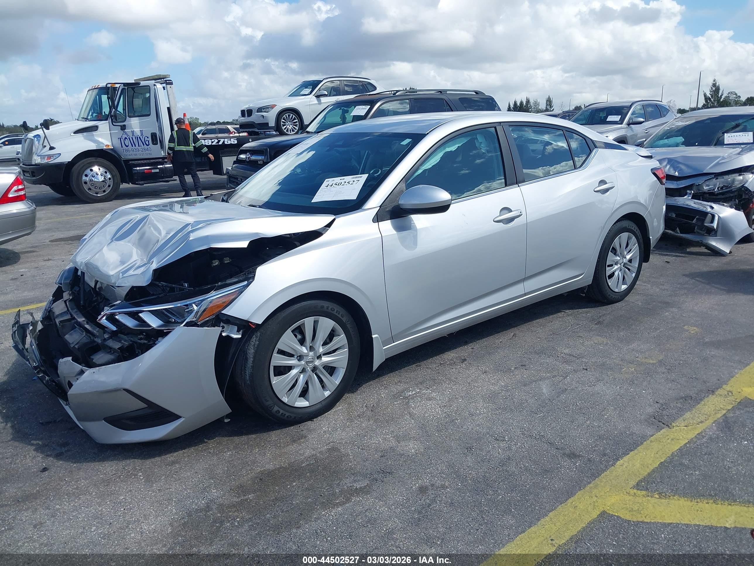 NISSAN SENTRA image 2