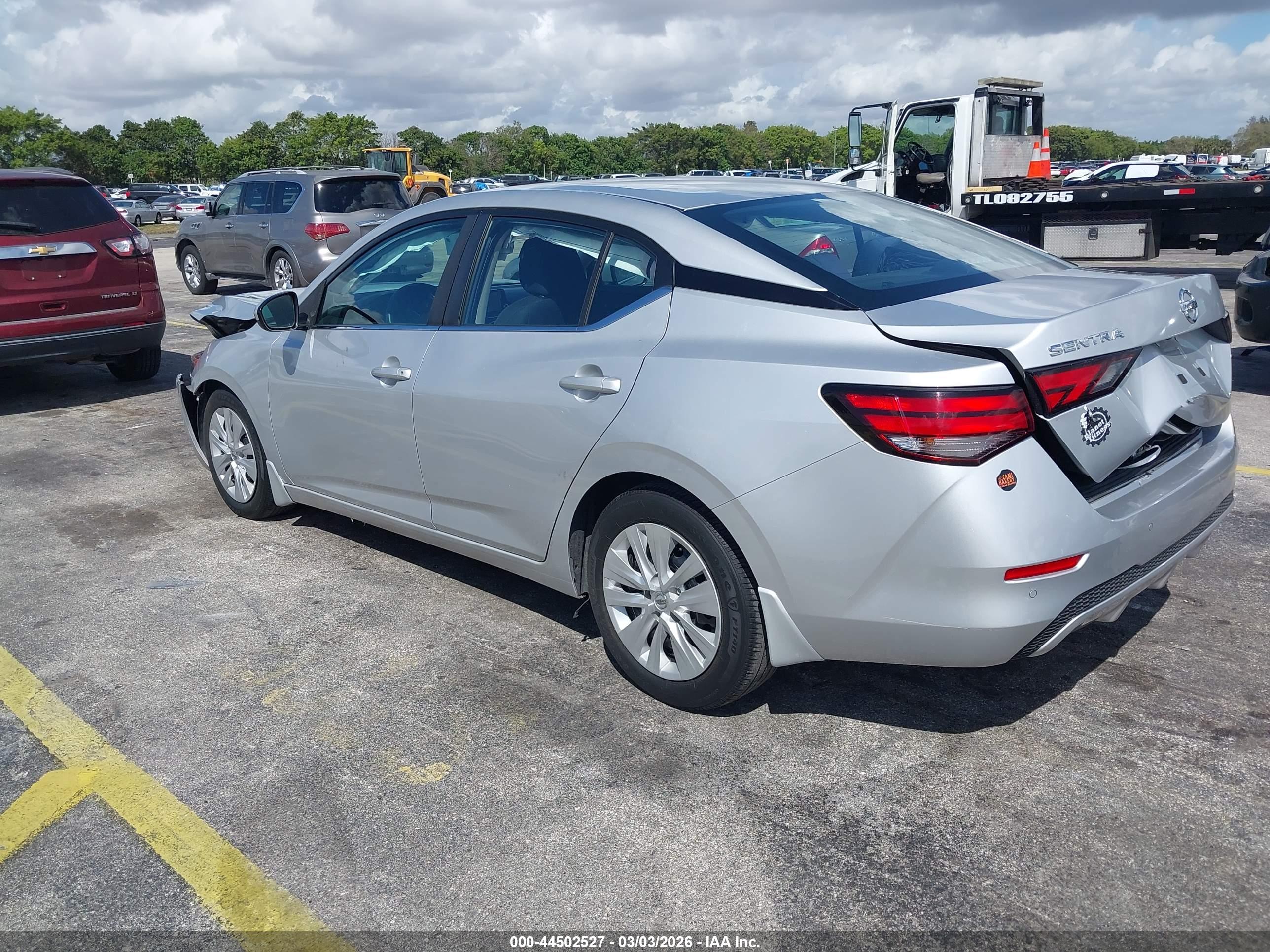 NISSAN SENTRA image 3