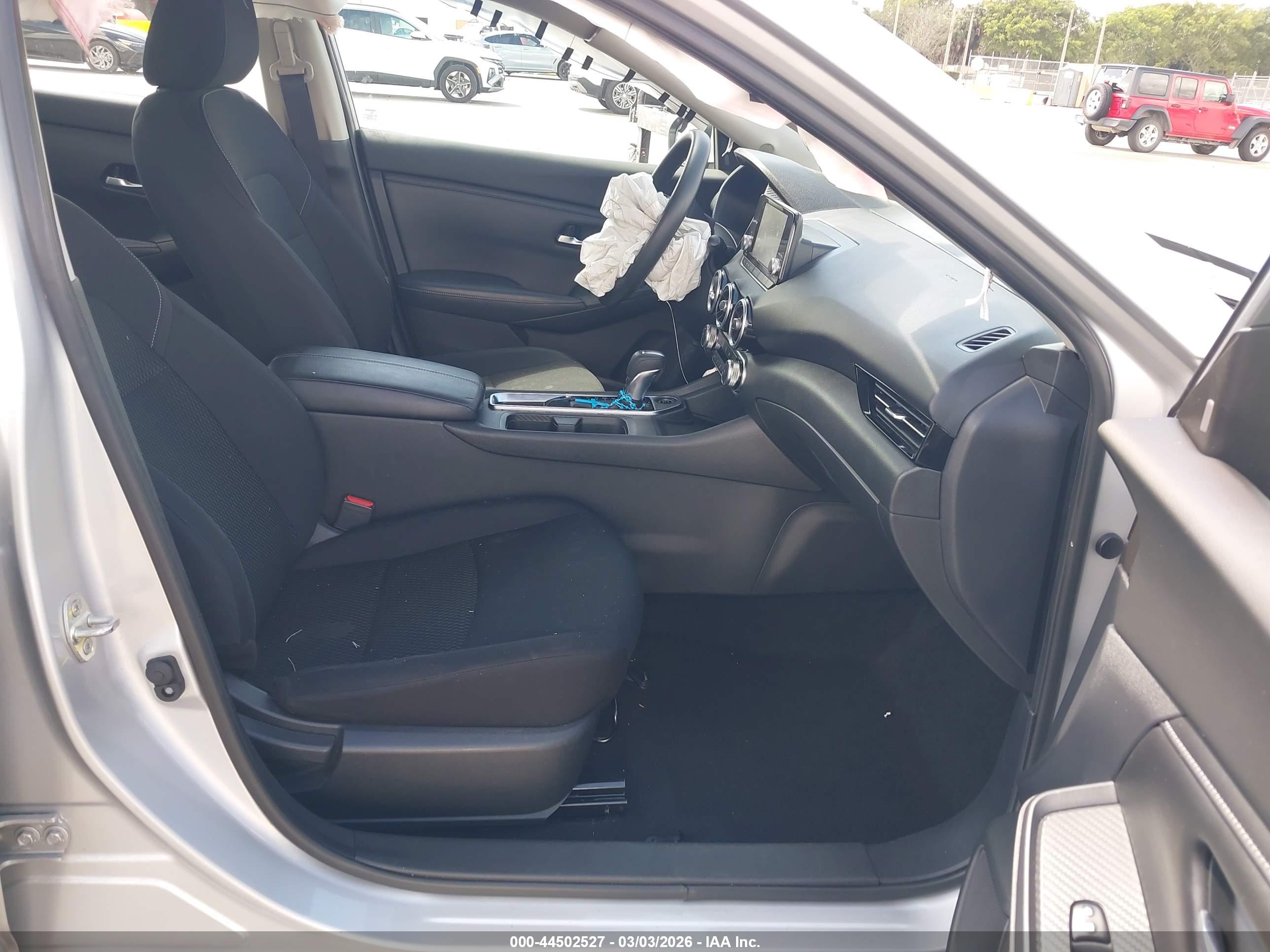 NISSAN SENTRA image 5