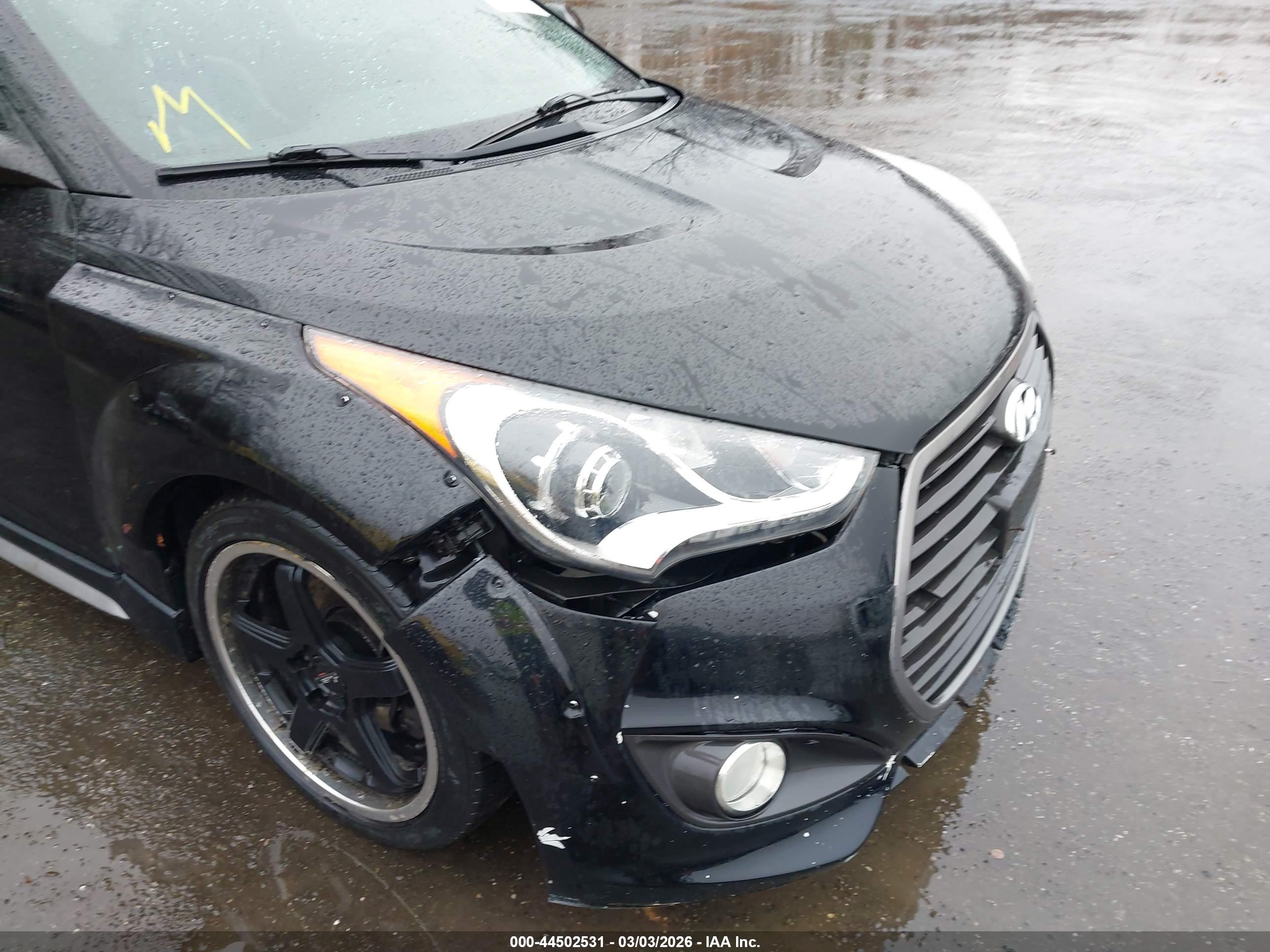 HYUNDAI VELOSTER image 6