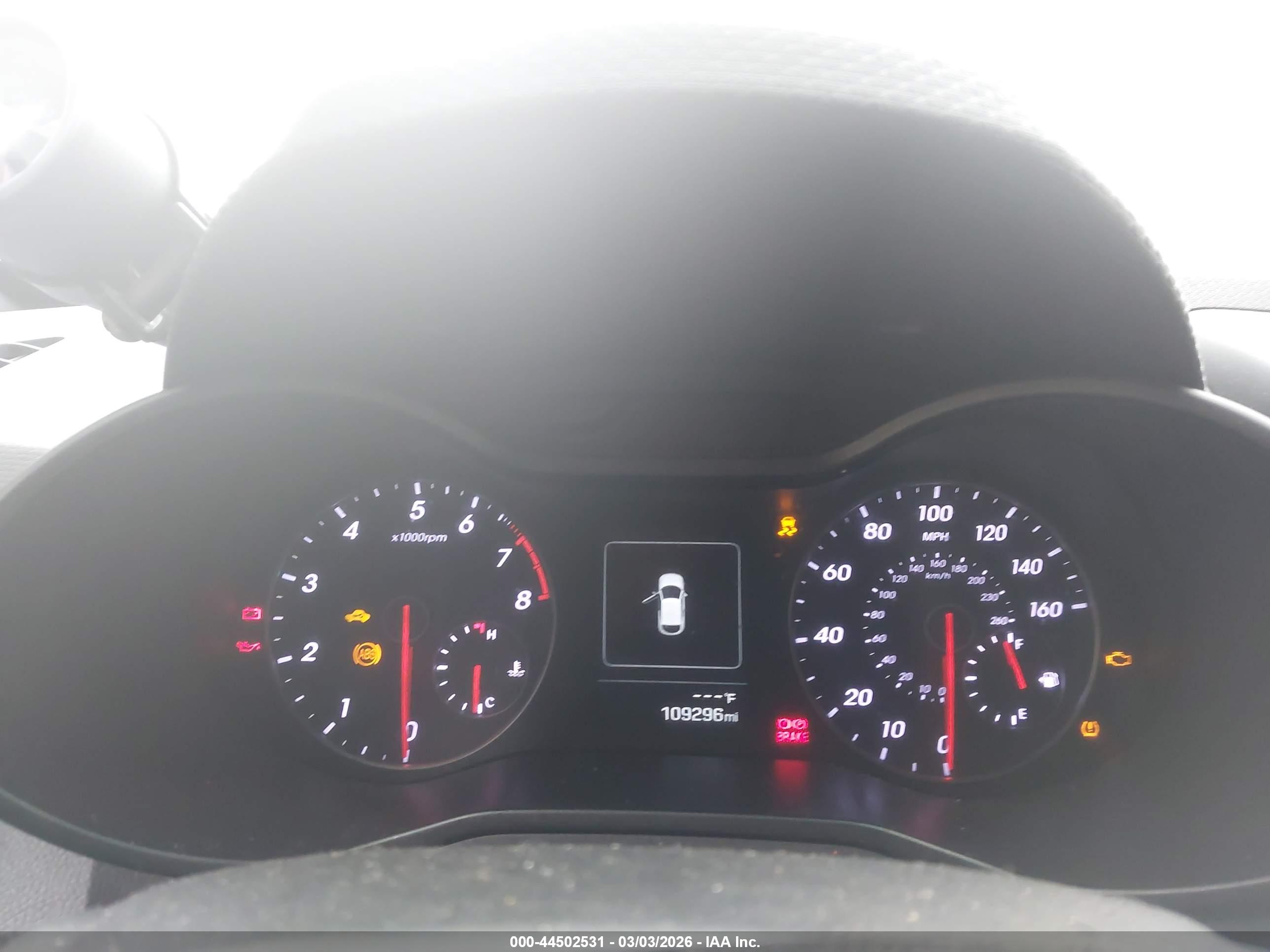 HYUNDAI VELOSTER image 7