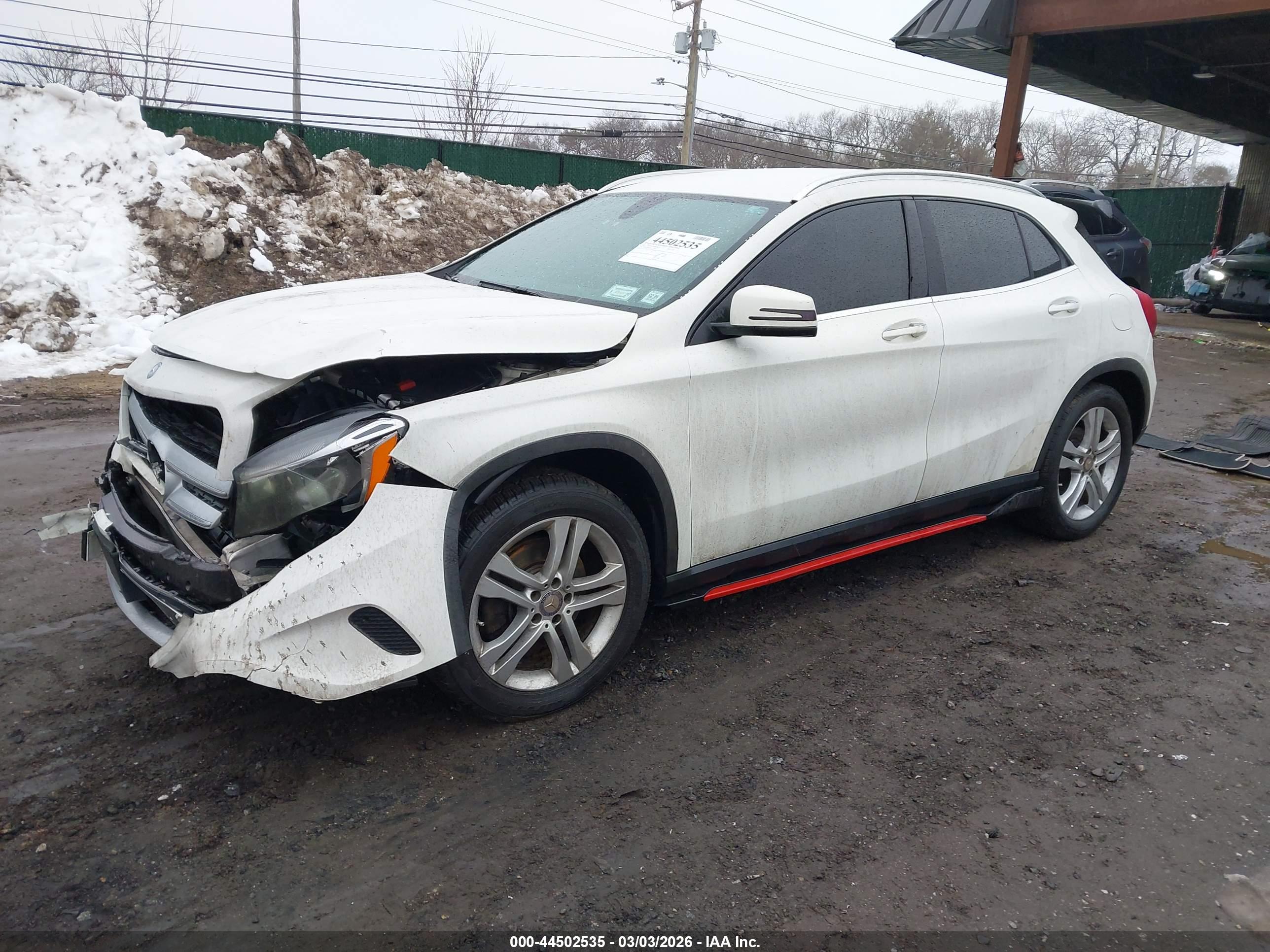 MERCEDES-BENZ GLA image 2