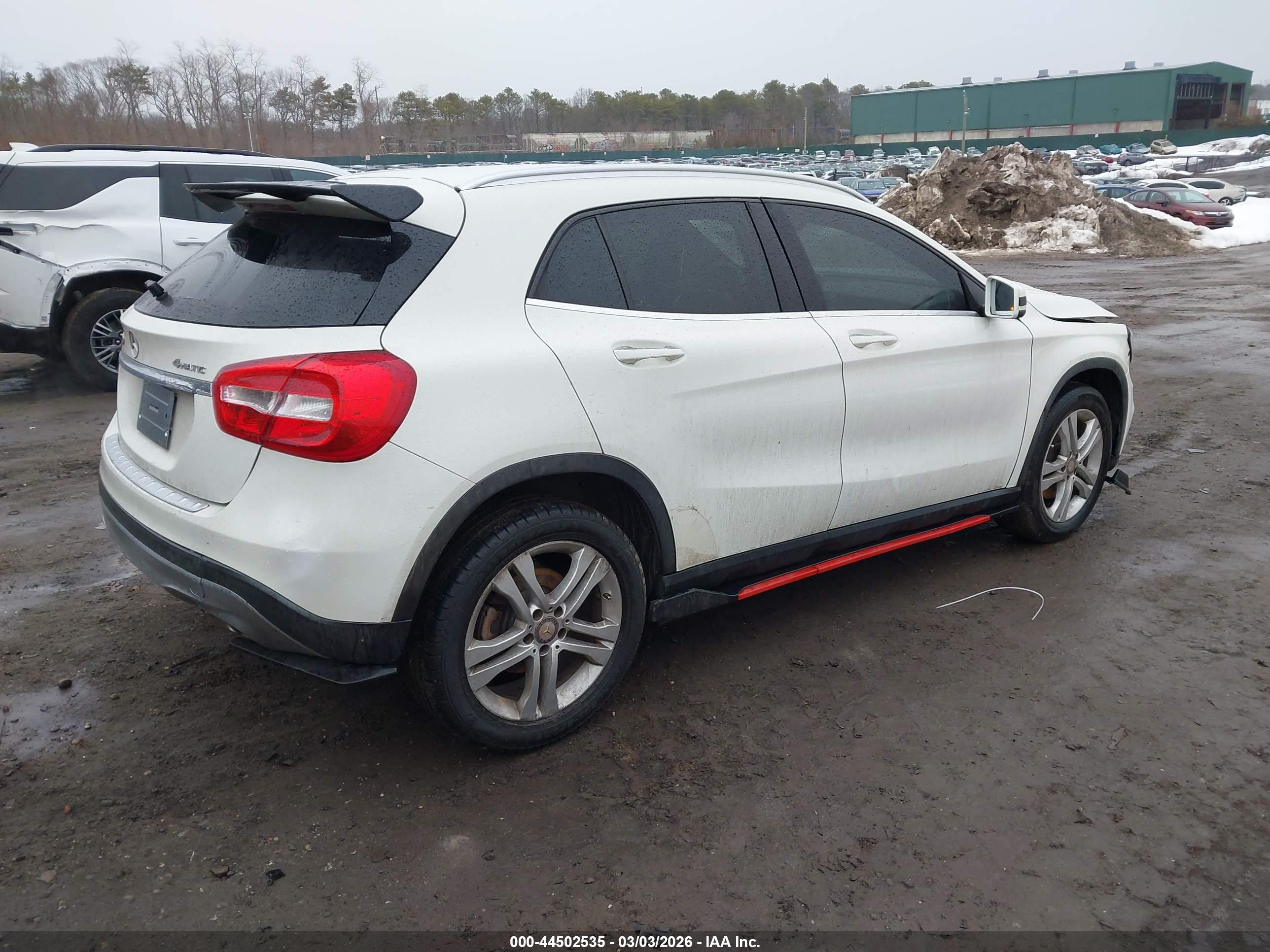 MERCEDES-BENZ GLA image 4