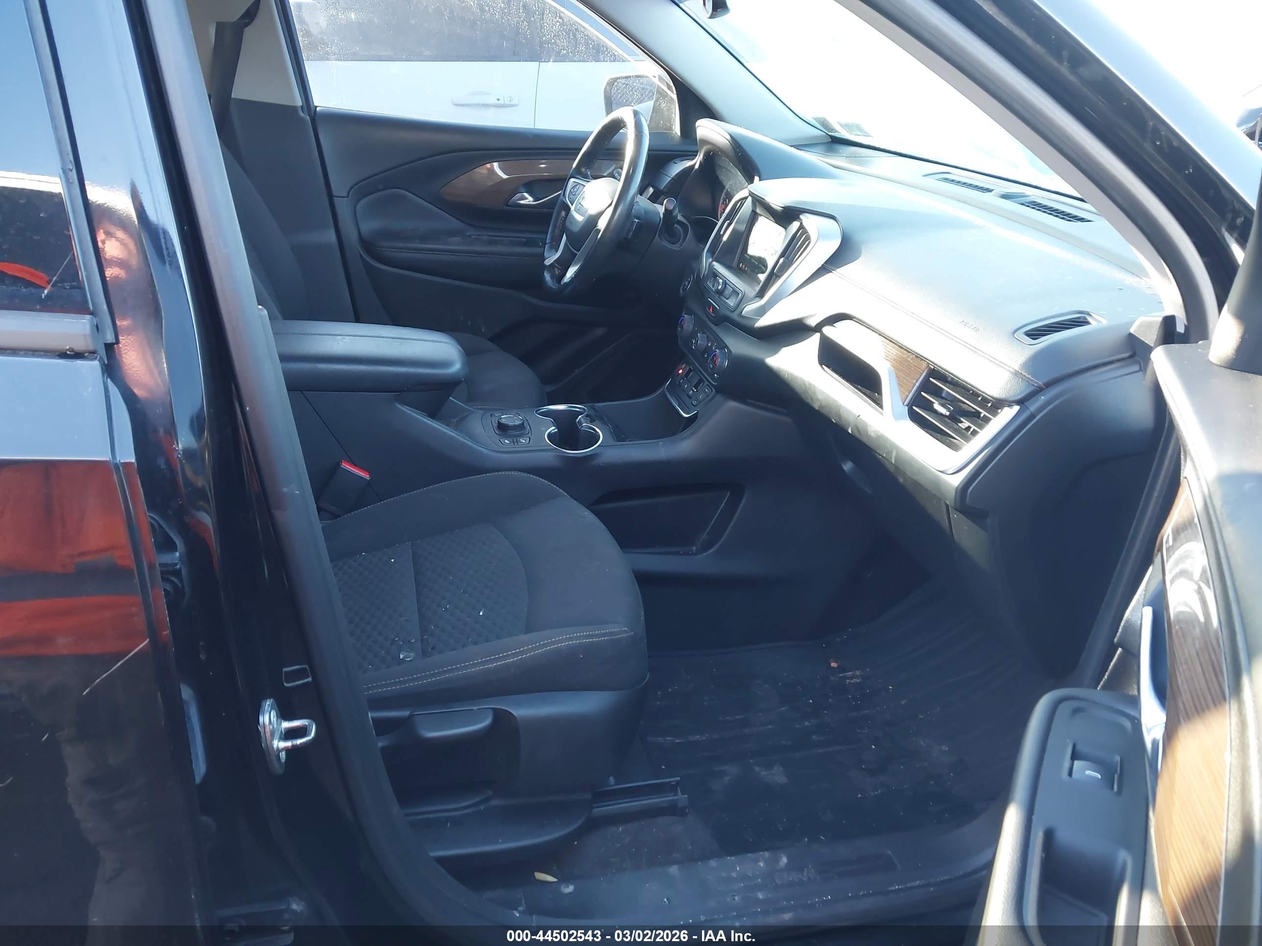 GMC TERRAIN image 5