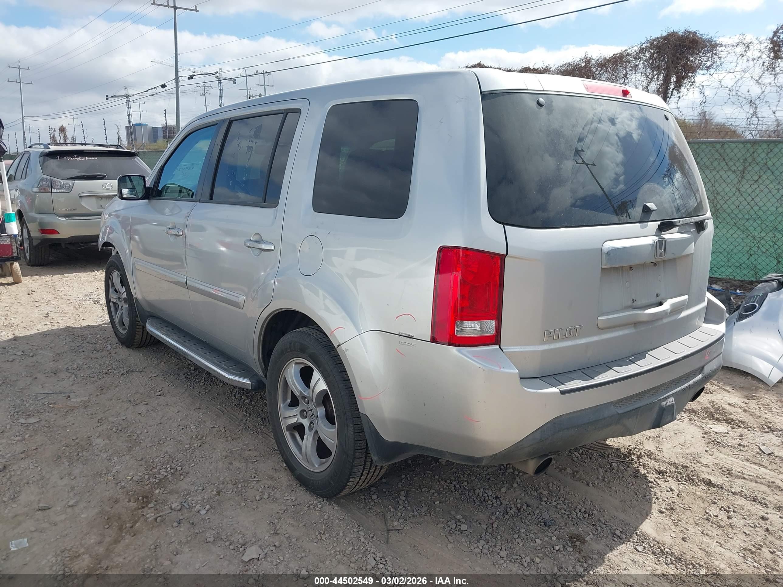 HONDA PILOT image 3