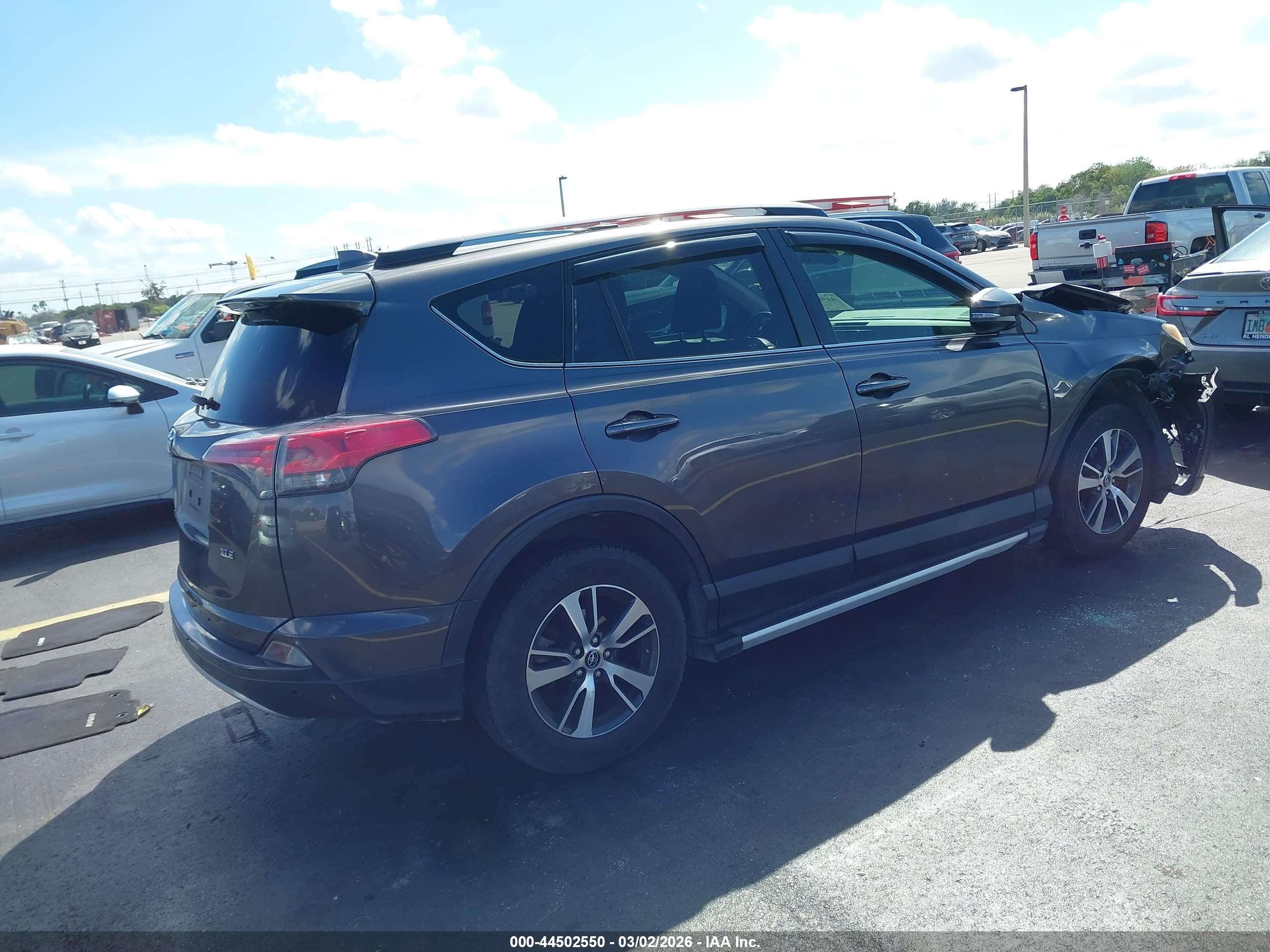 TOYOTA RAV4 image 4