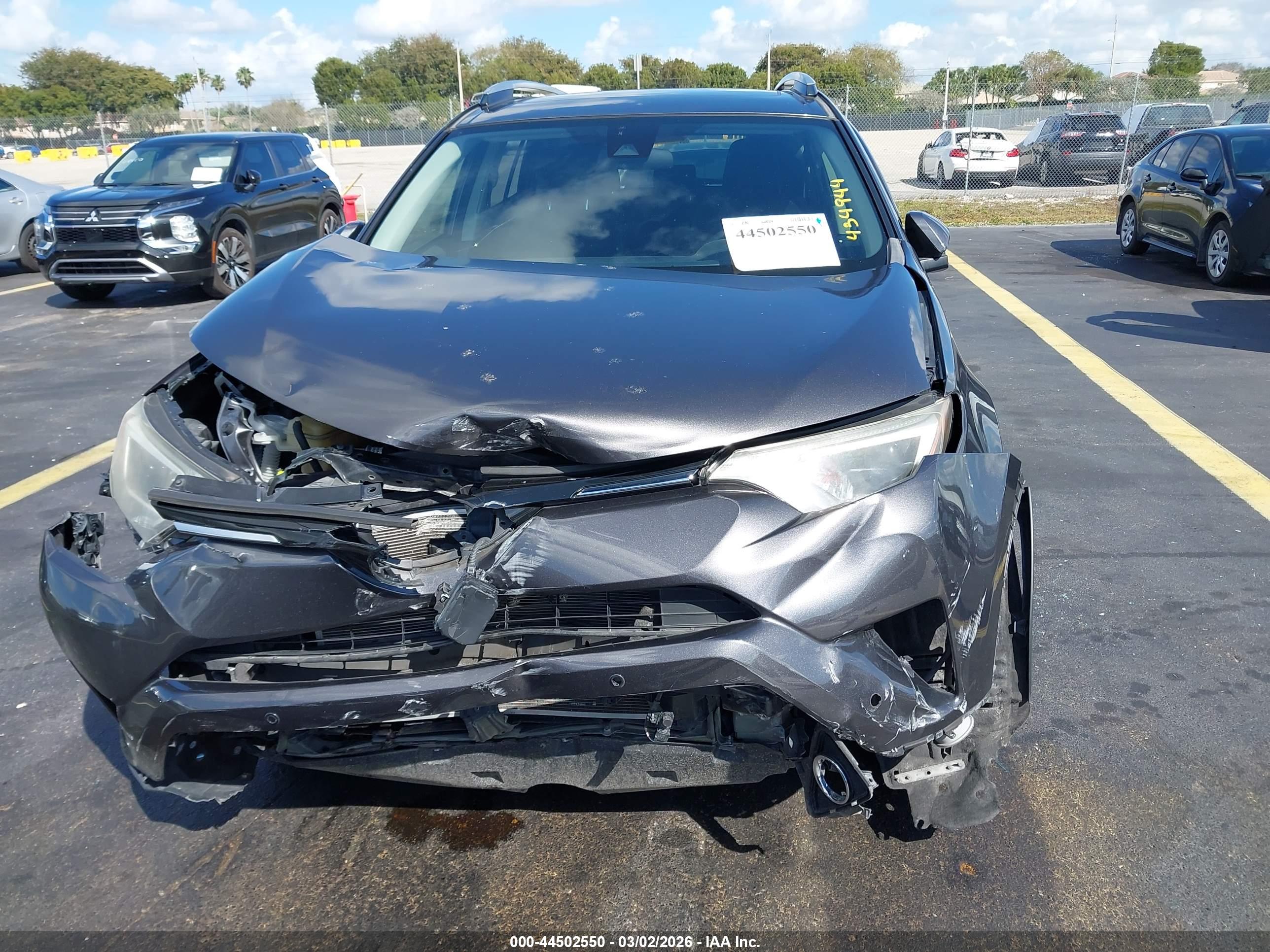 TOYOTA RAV4 image 6