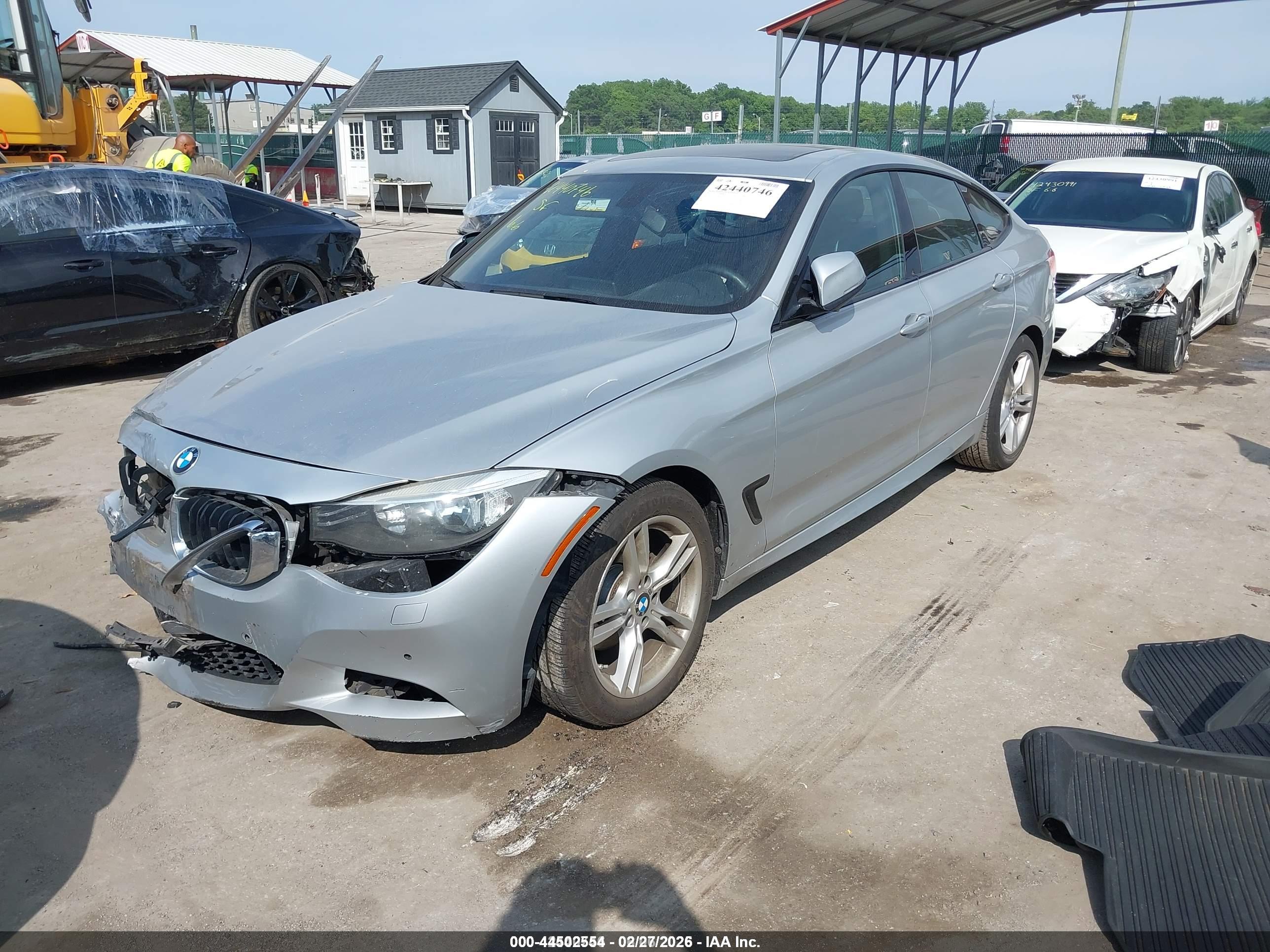 BMW 328I image 2