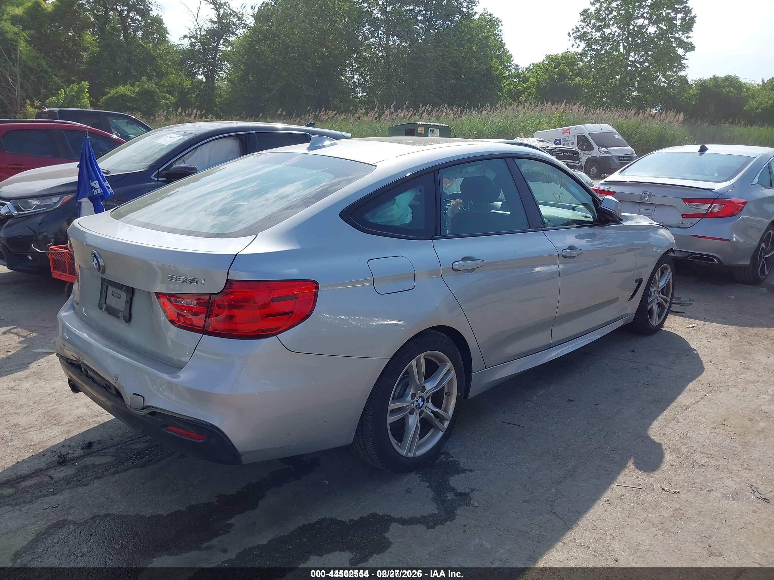 BMW 328I image 4