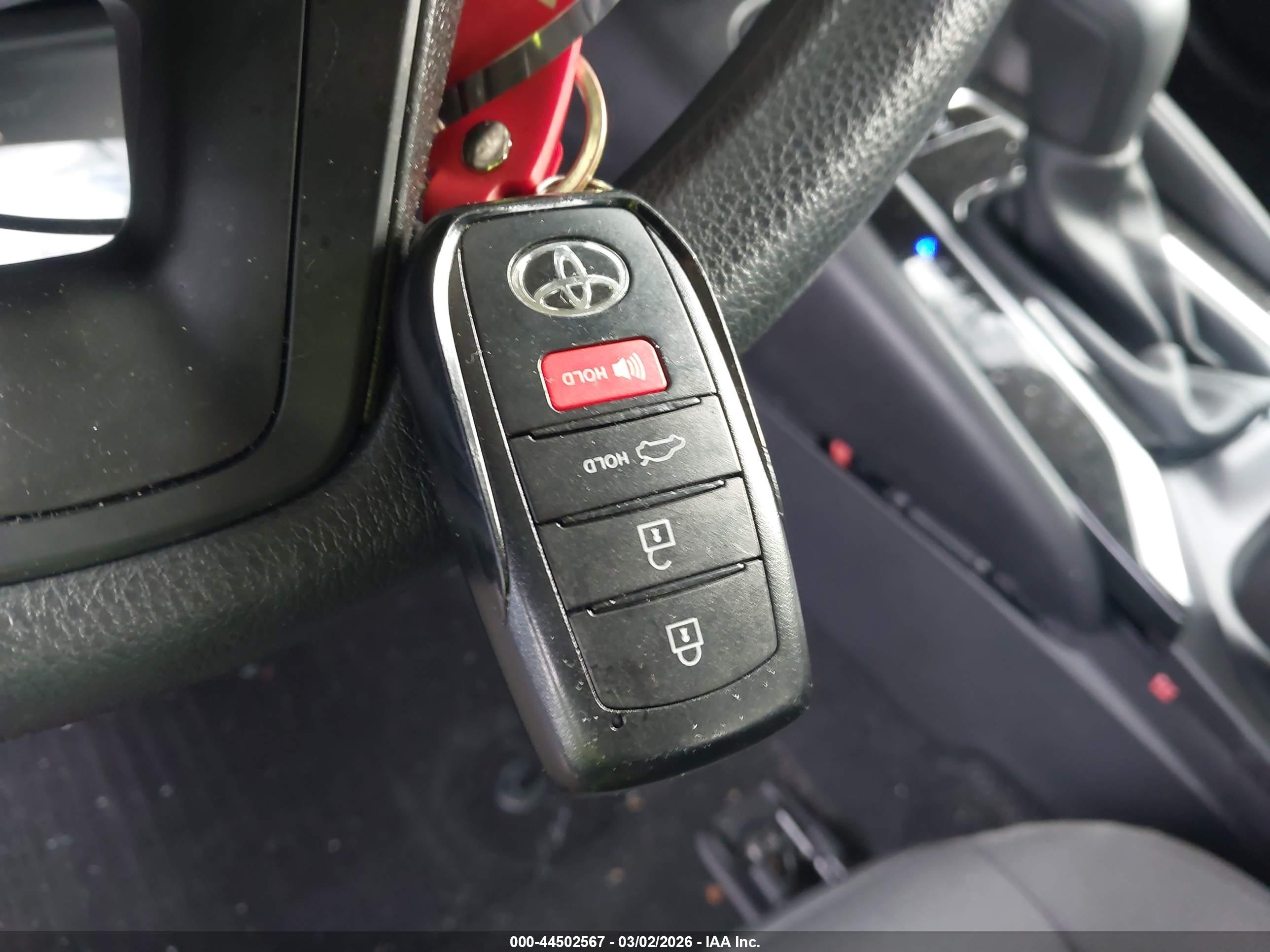 TOYOTA COROLLA image 11