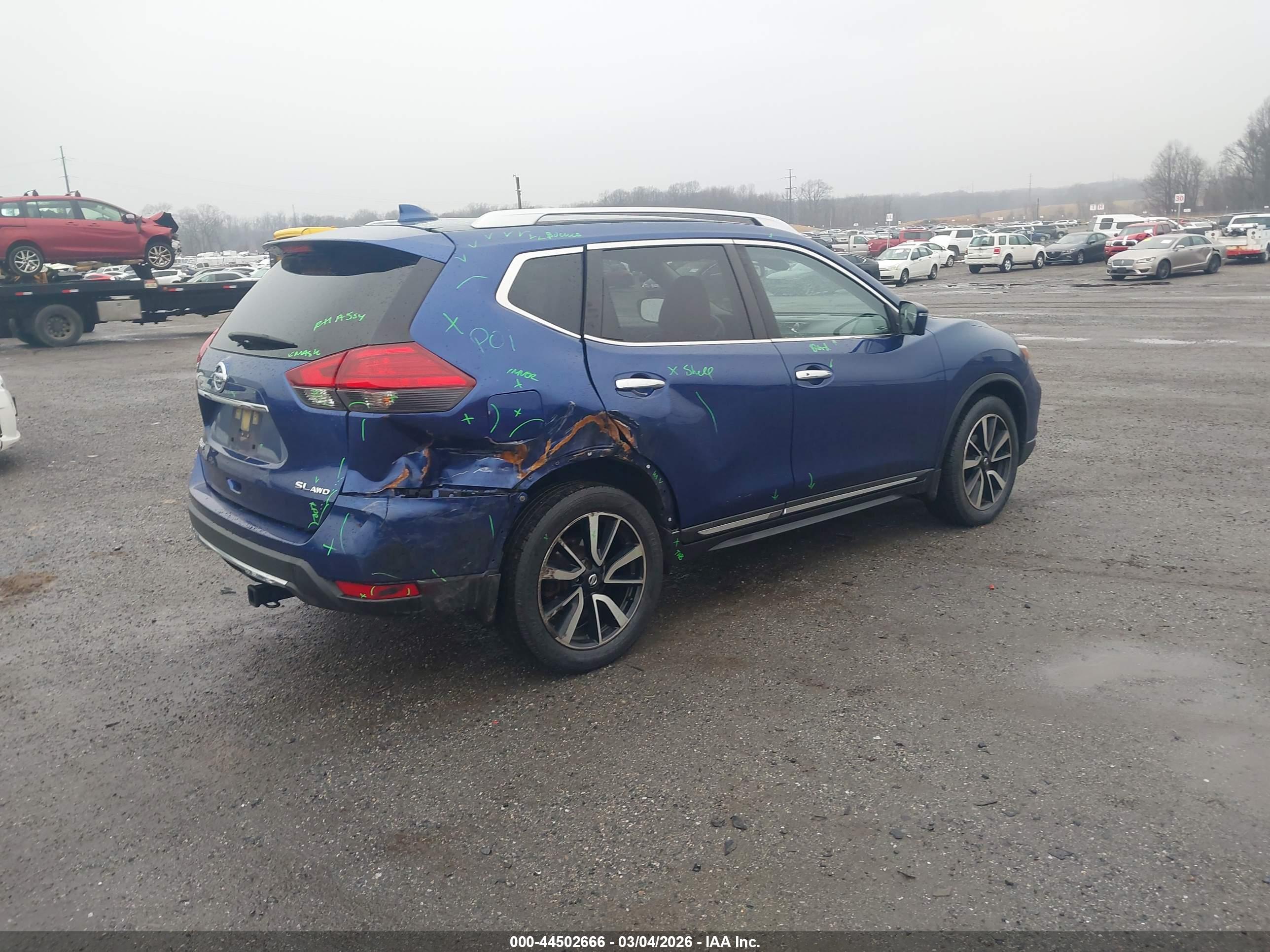 NISSAN ROGUE image 4