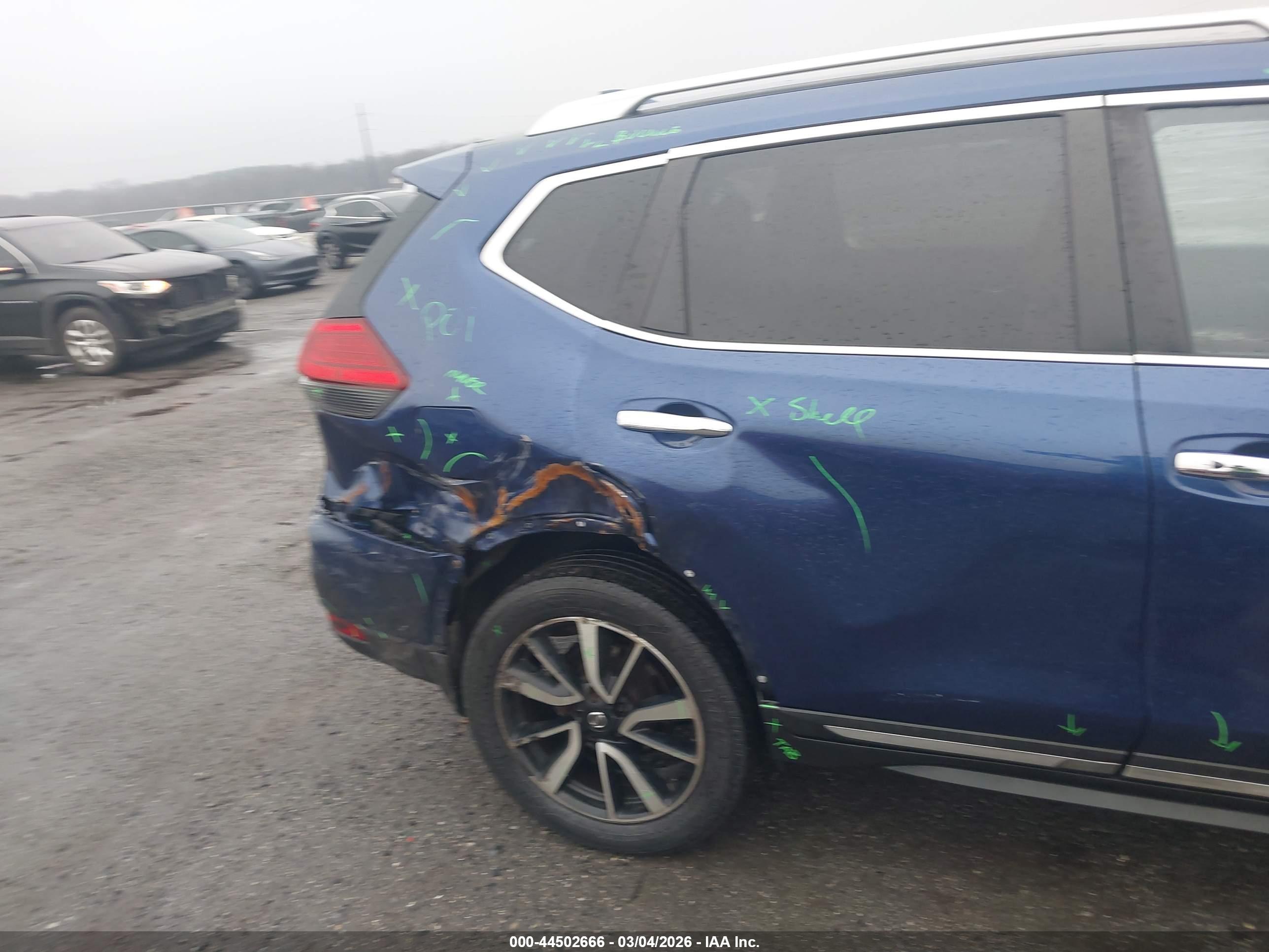 NISSAN ROGUE image 6