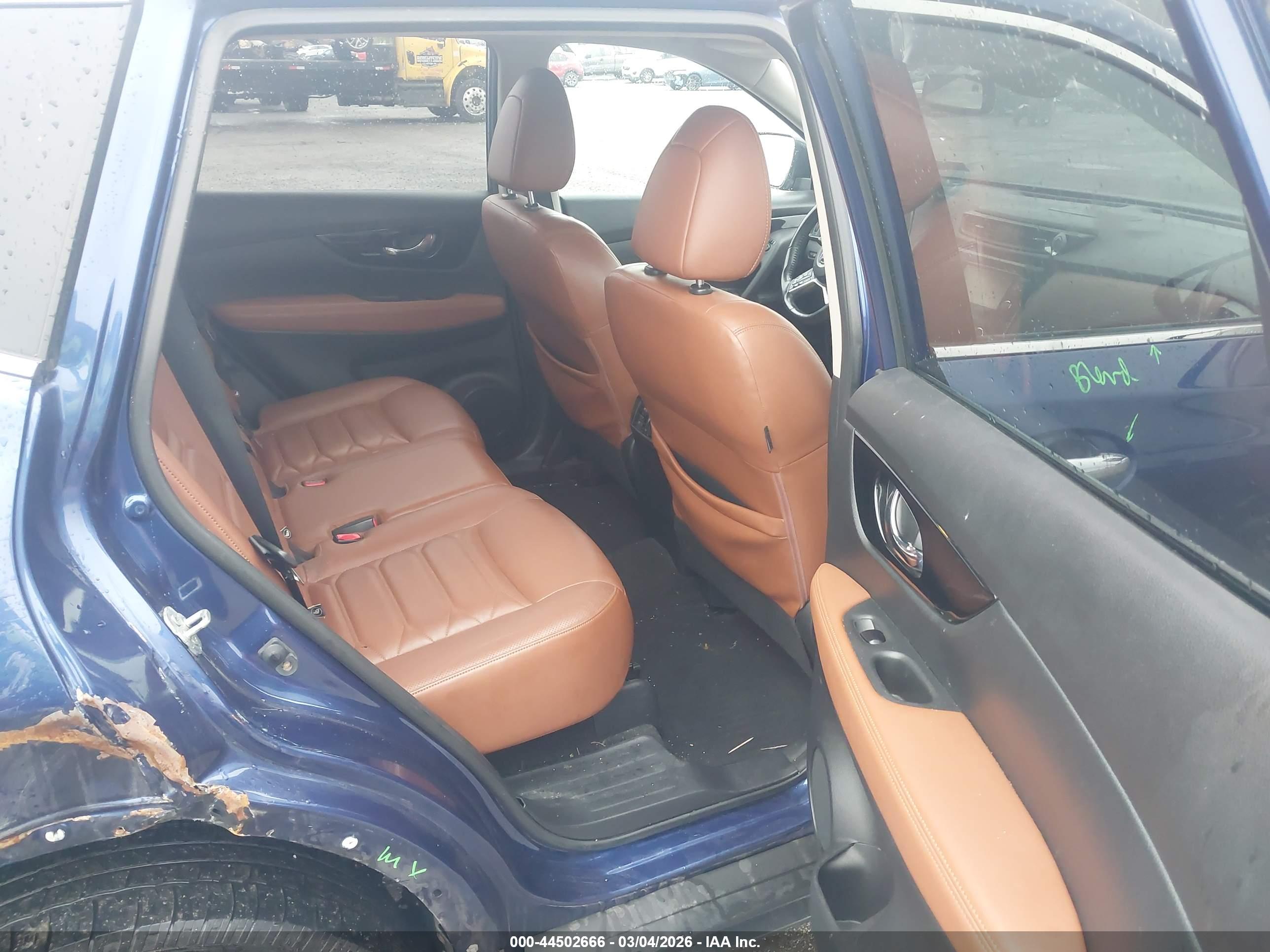 NISSAN ROGUE image 8
