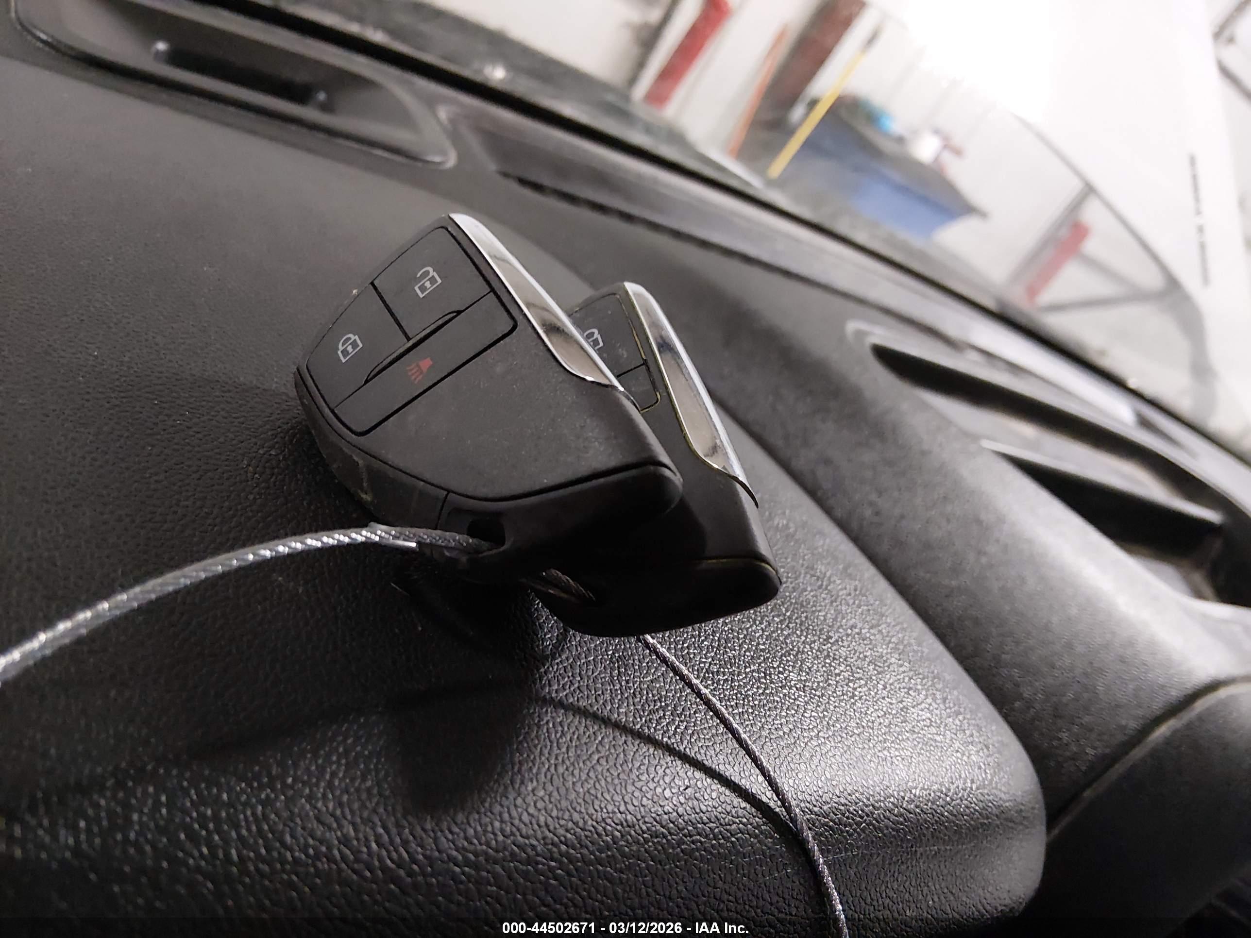 CHEVROLET SILVERADO image 11