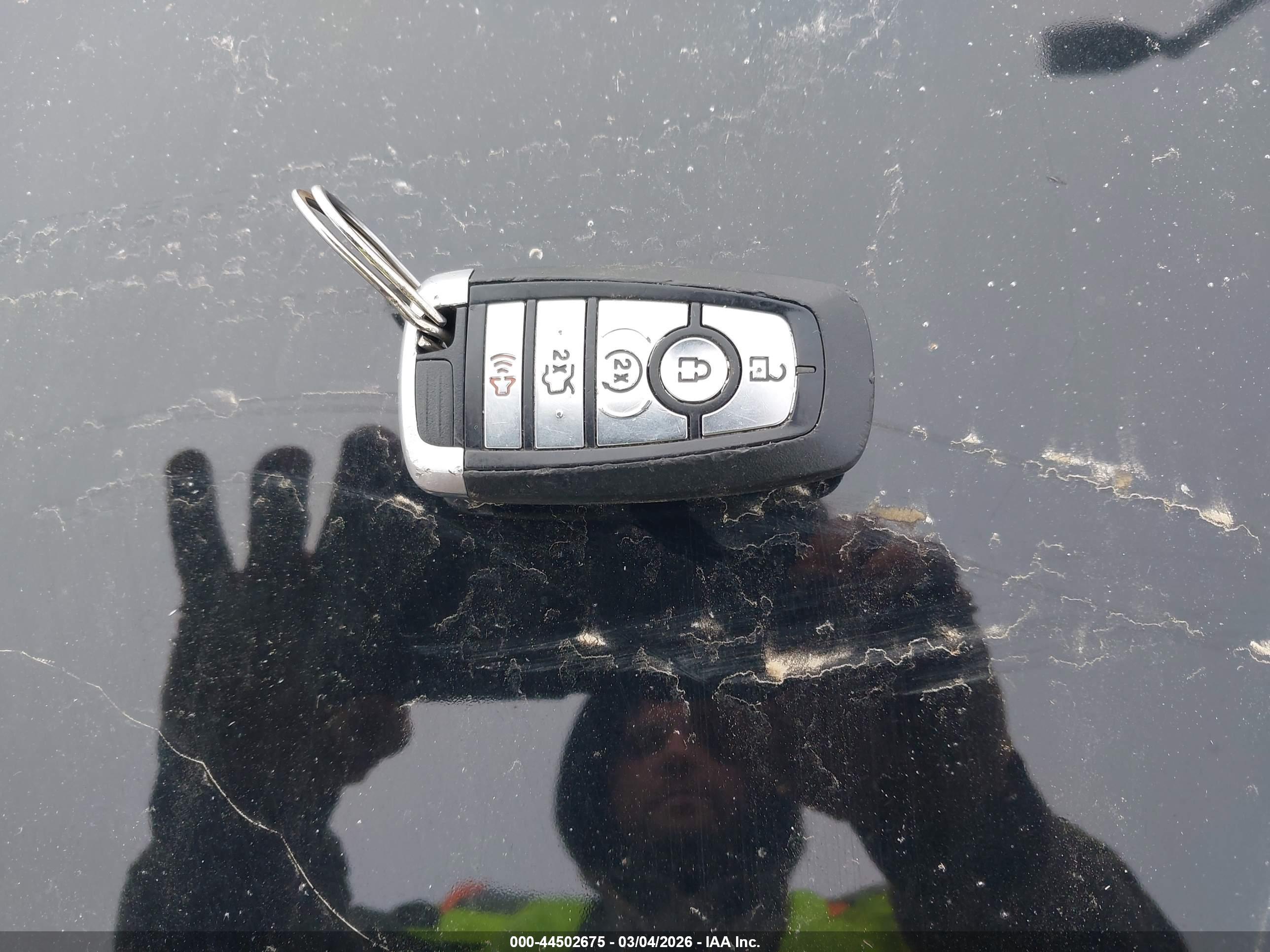 FORD FUSION image 11