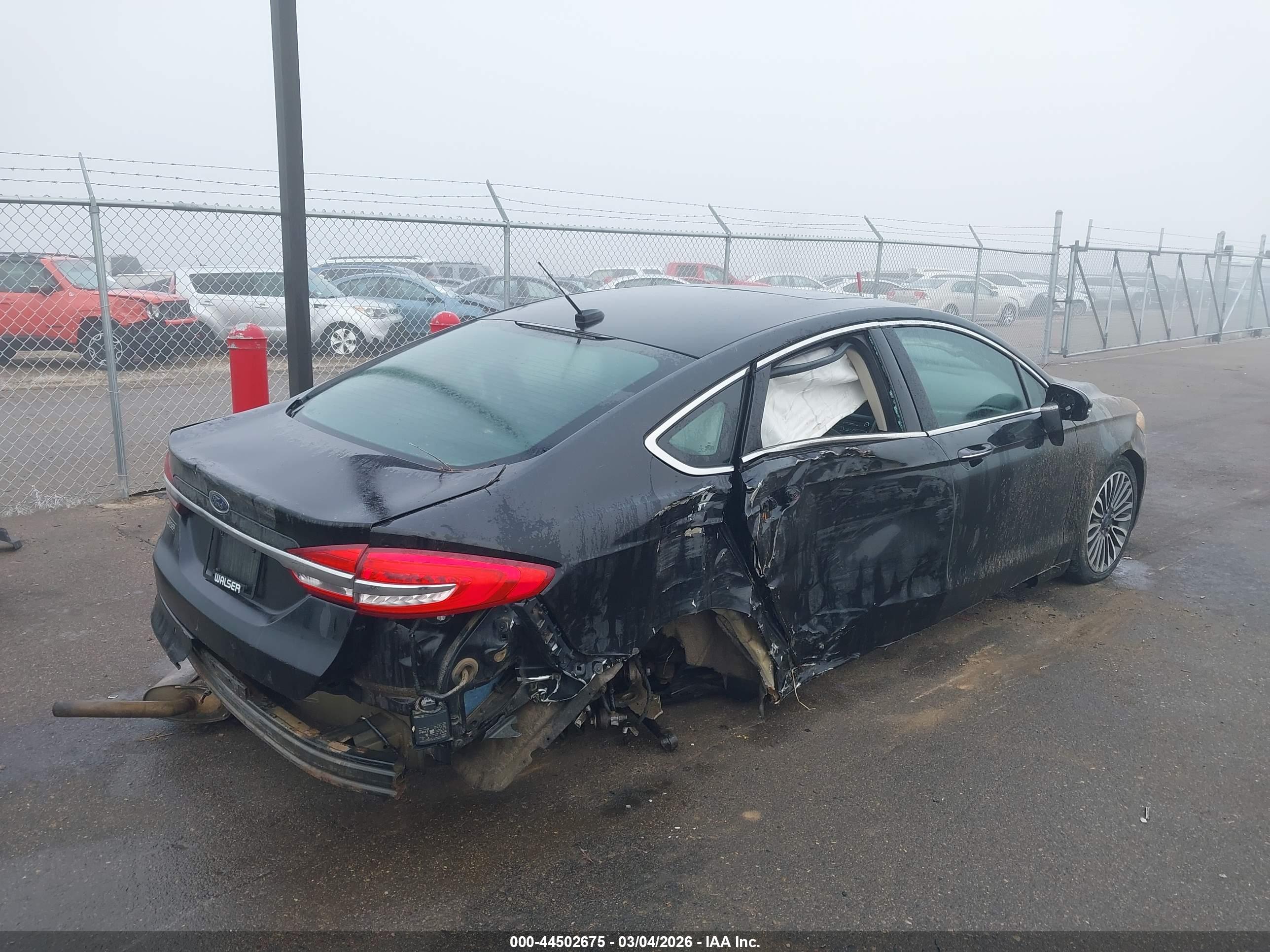FORD FUSION image 4