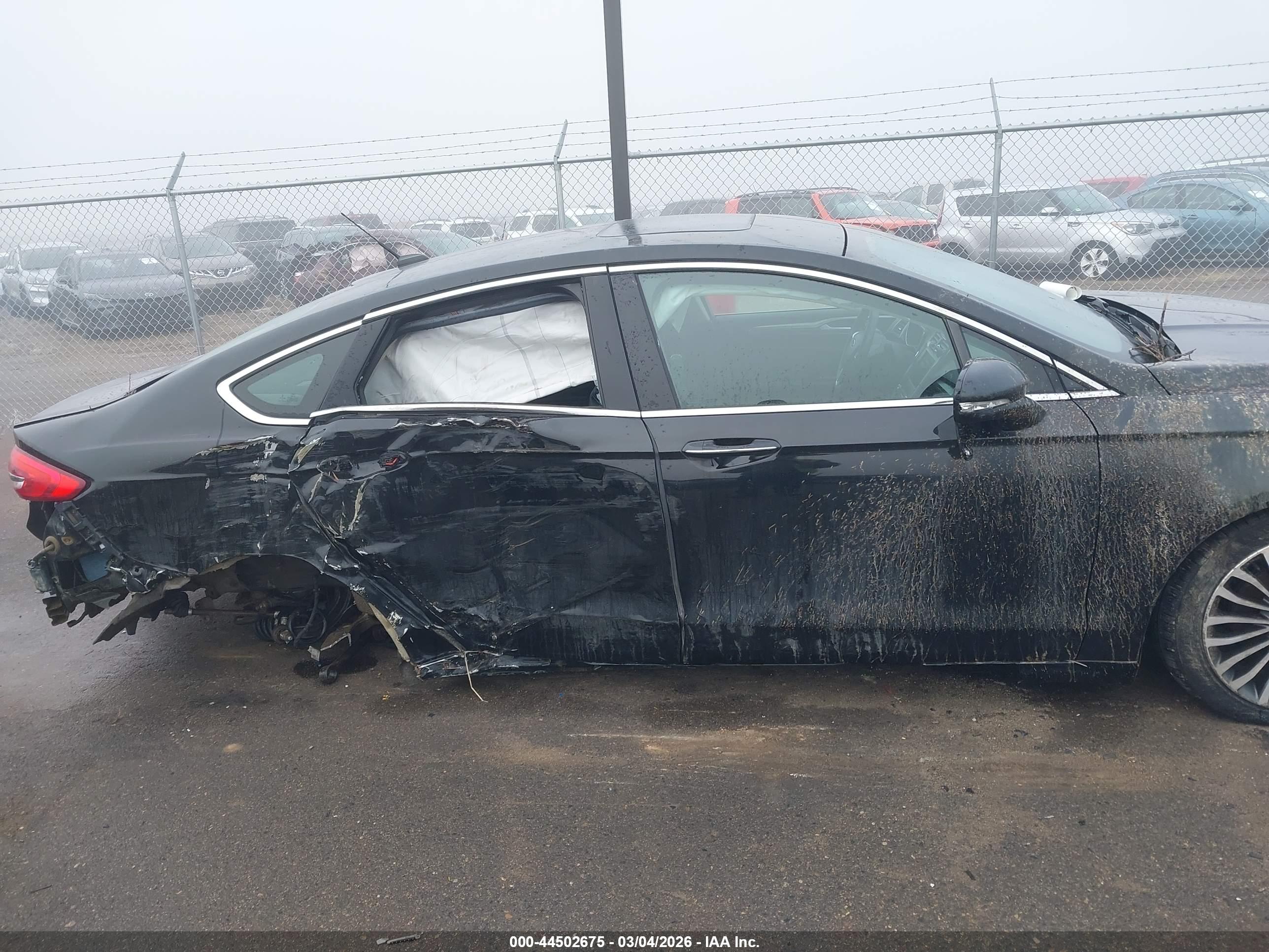 FORD FUSION image 6
