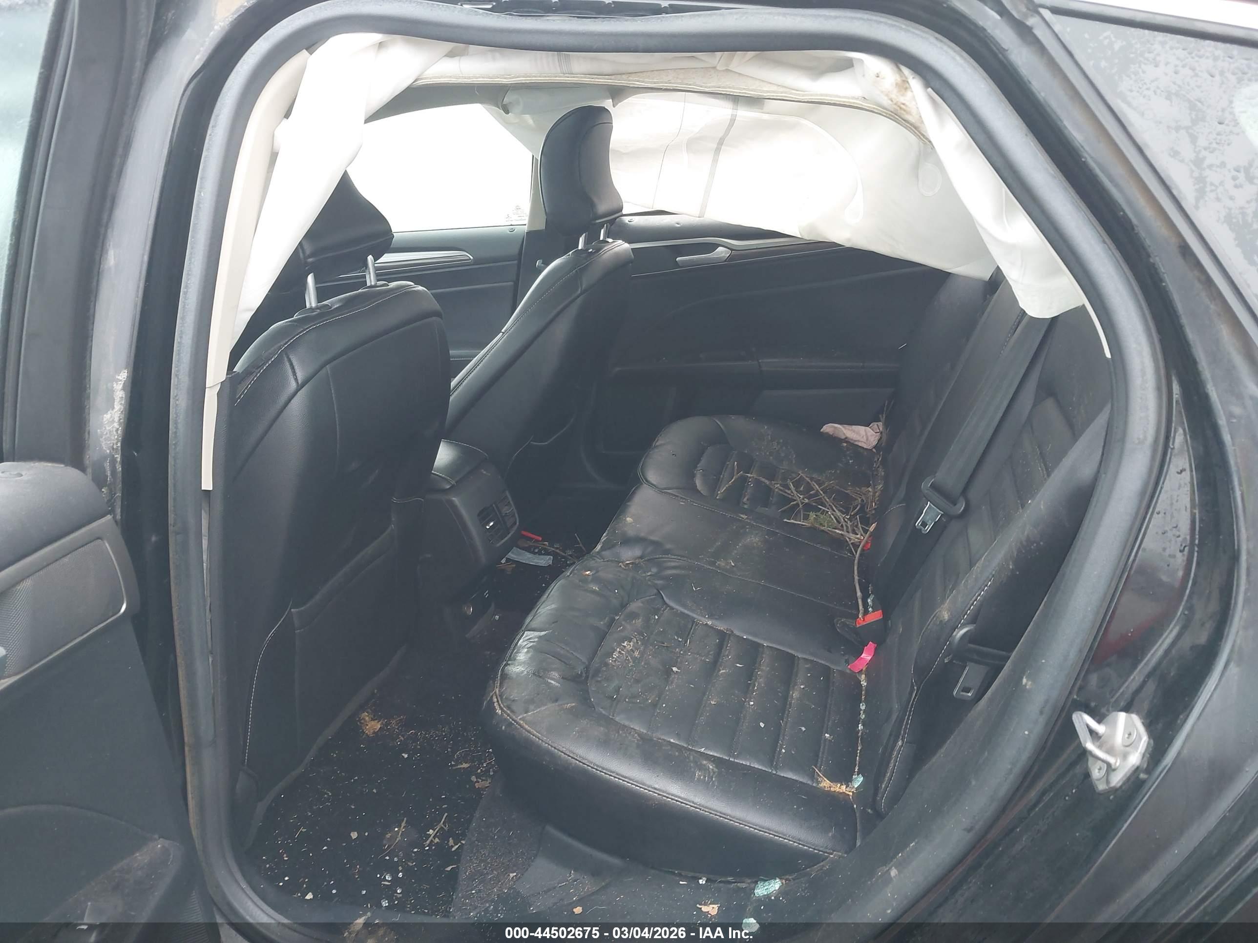 FORD FUSION image 8